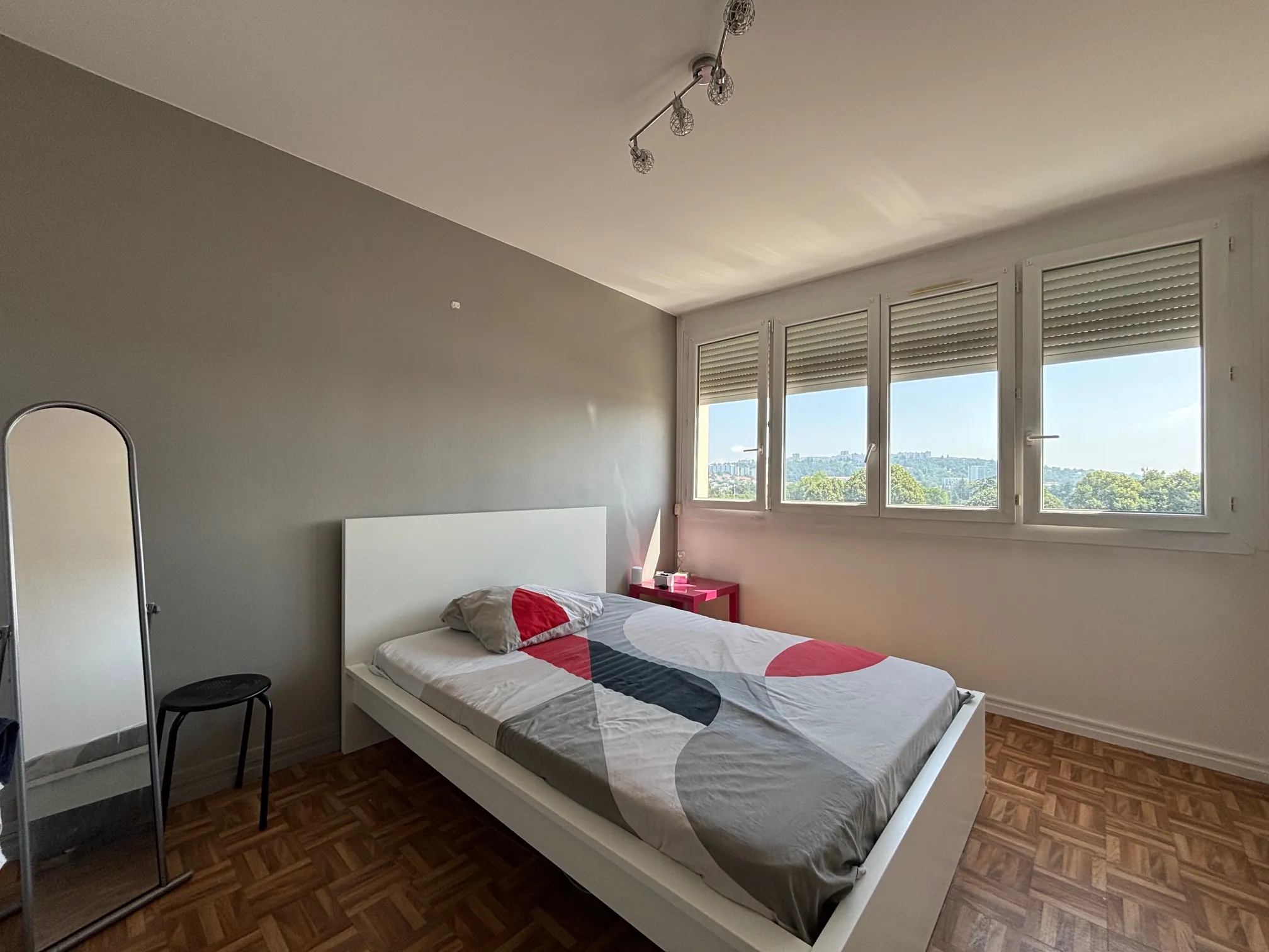 Appartement T3 de 64,22 m² avec balcon et parking à Saint-Étienne 