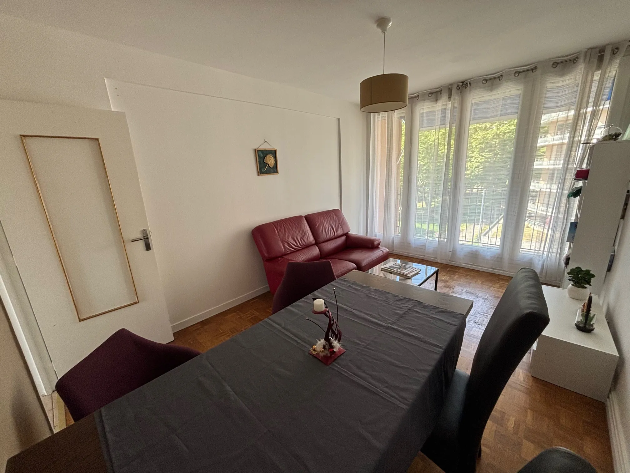 Appartement T3 de 64,22 m² avec balcon et parking à Saint-Étienne 