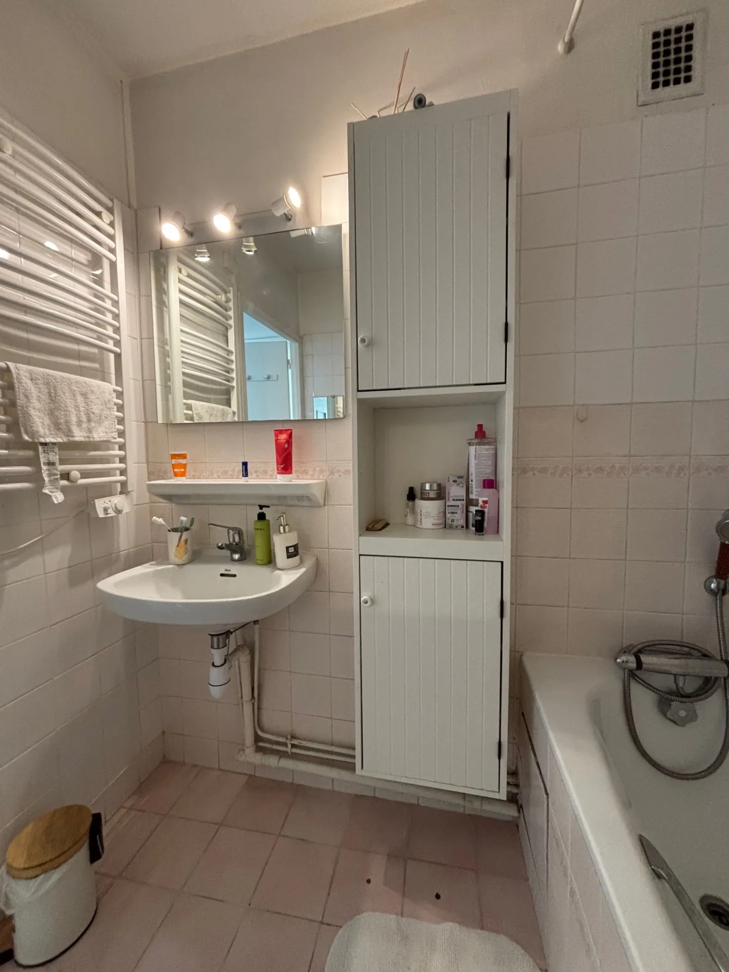Appartement T3 de 64,22 m² avec balcon et parking à Saint-Étienne 