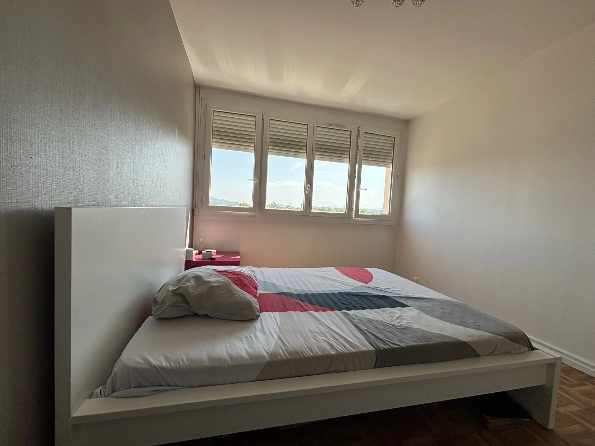 Appartement T3 de 64,22 m² avec balcon et parking à Saint-Étienne 