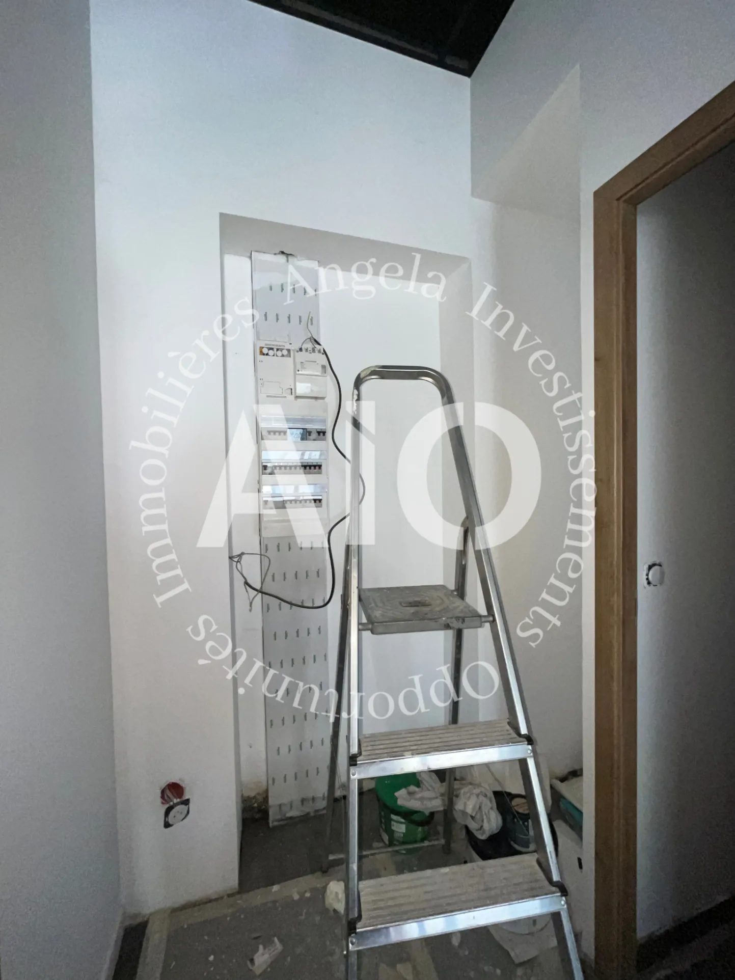 Local commercial rénové de 33,40 m² à vendre à Vaise, Lyon 