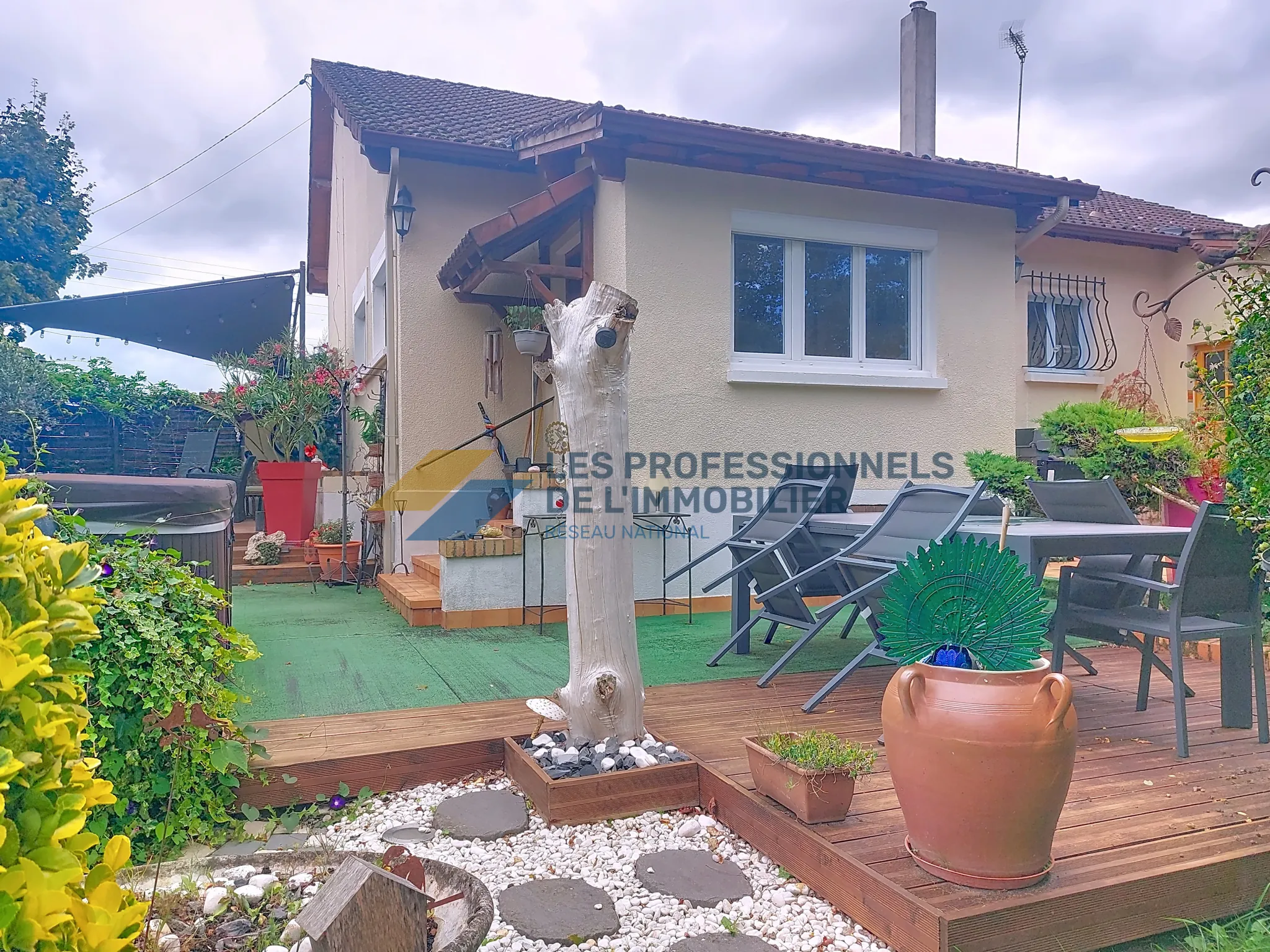 Charmante maison de 140 m² à Pannes, secteur résidentiel calme avec terrain arboré 
