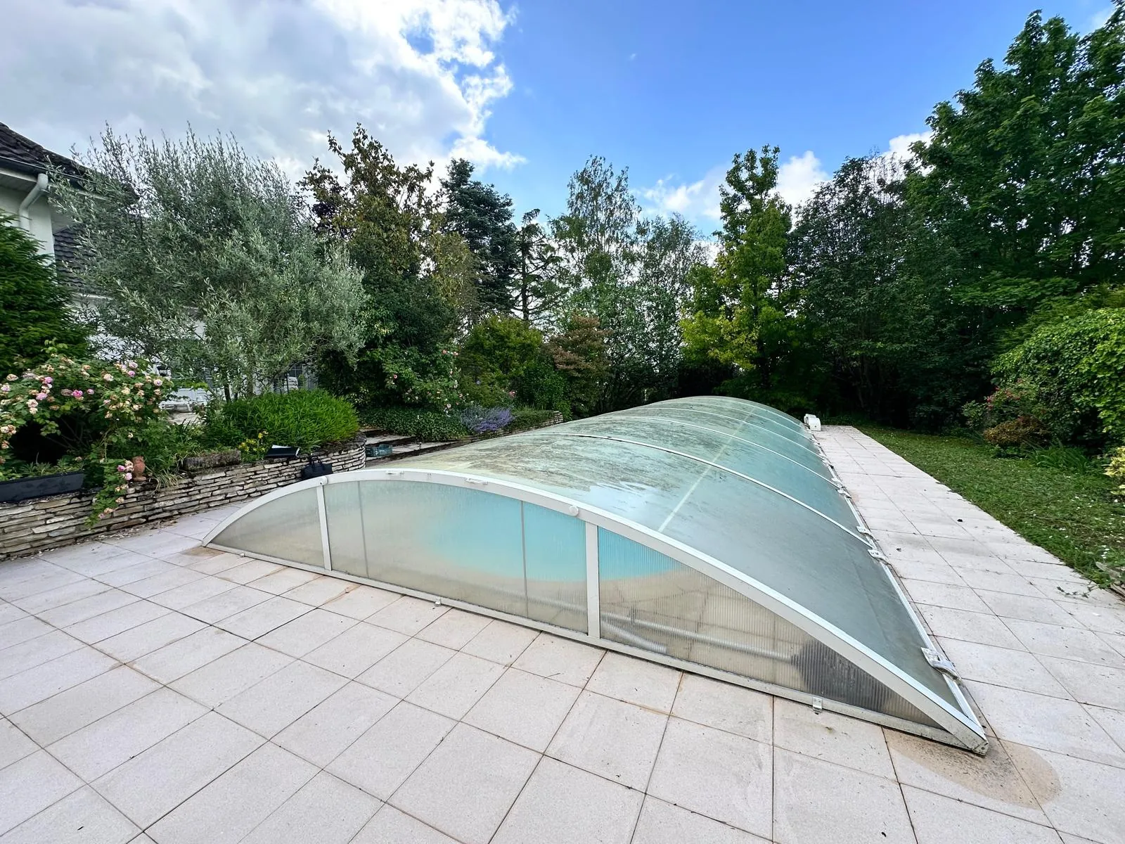 Maison avec piscine à Joigny - Résidence de charme et confort moderne 