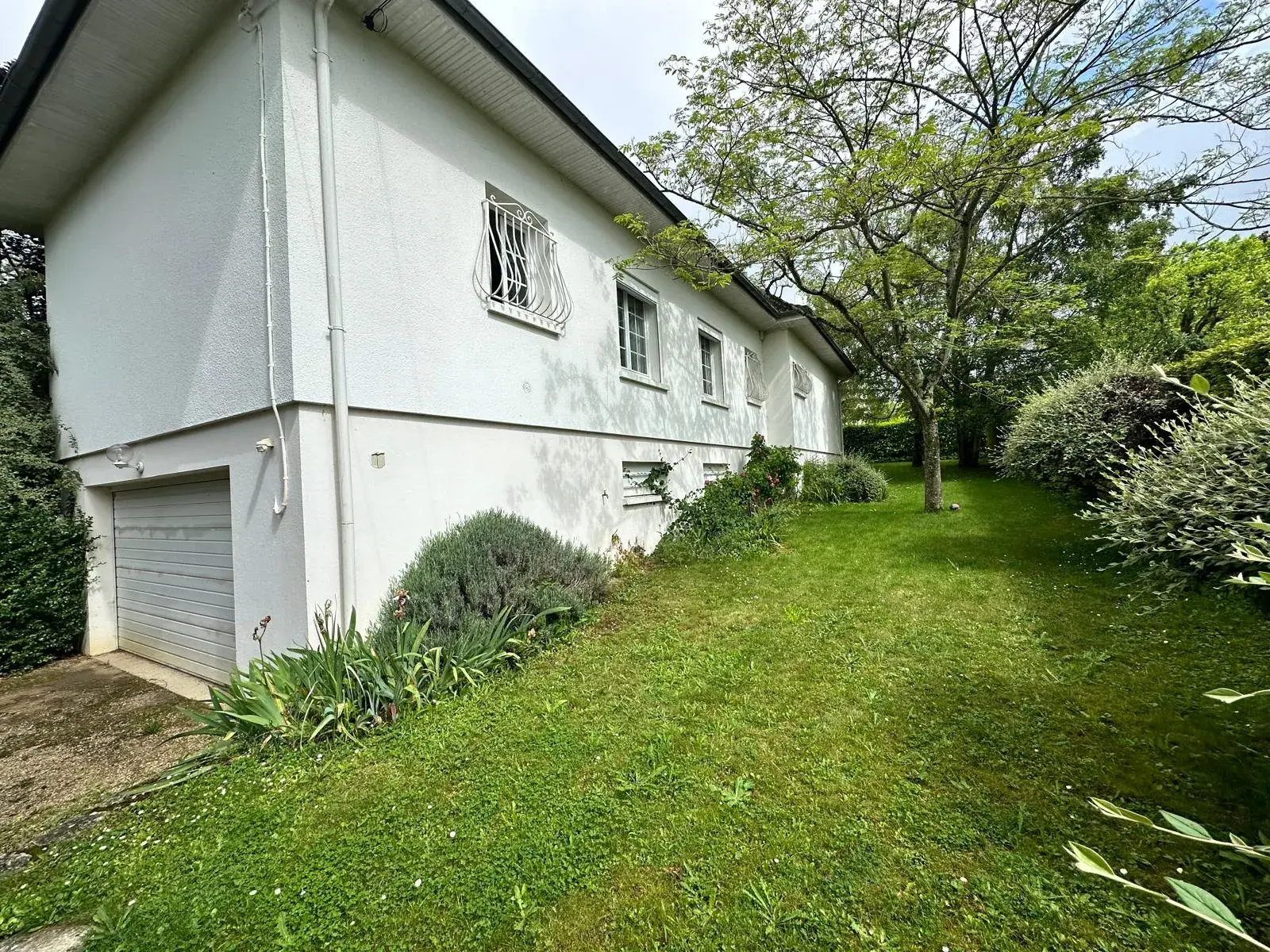 Maison avec piscine à Joigny - Résidence de charme et confort moderne 