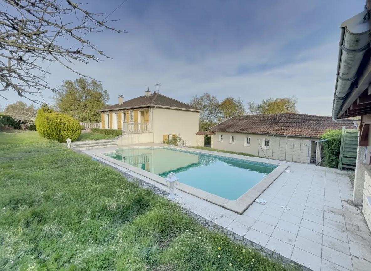 Belle maison avec piscine, jardin et potentiel à Boulazac