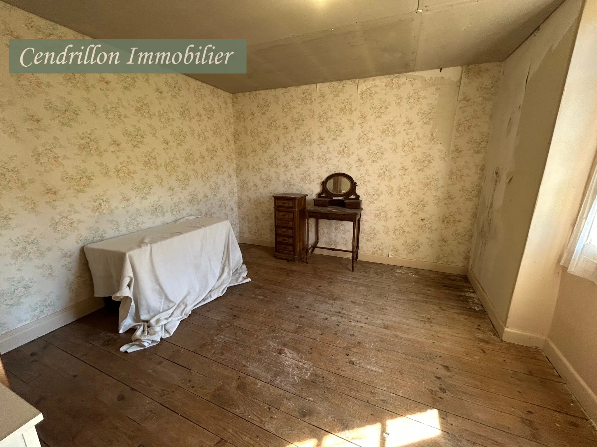 Maison en pierre de 110 m² avec 5 chambres, grange et dépendances à Chatelus le Marcheix 