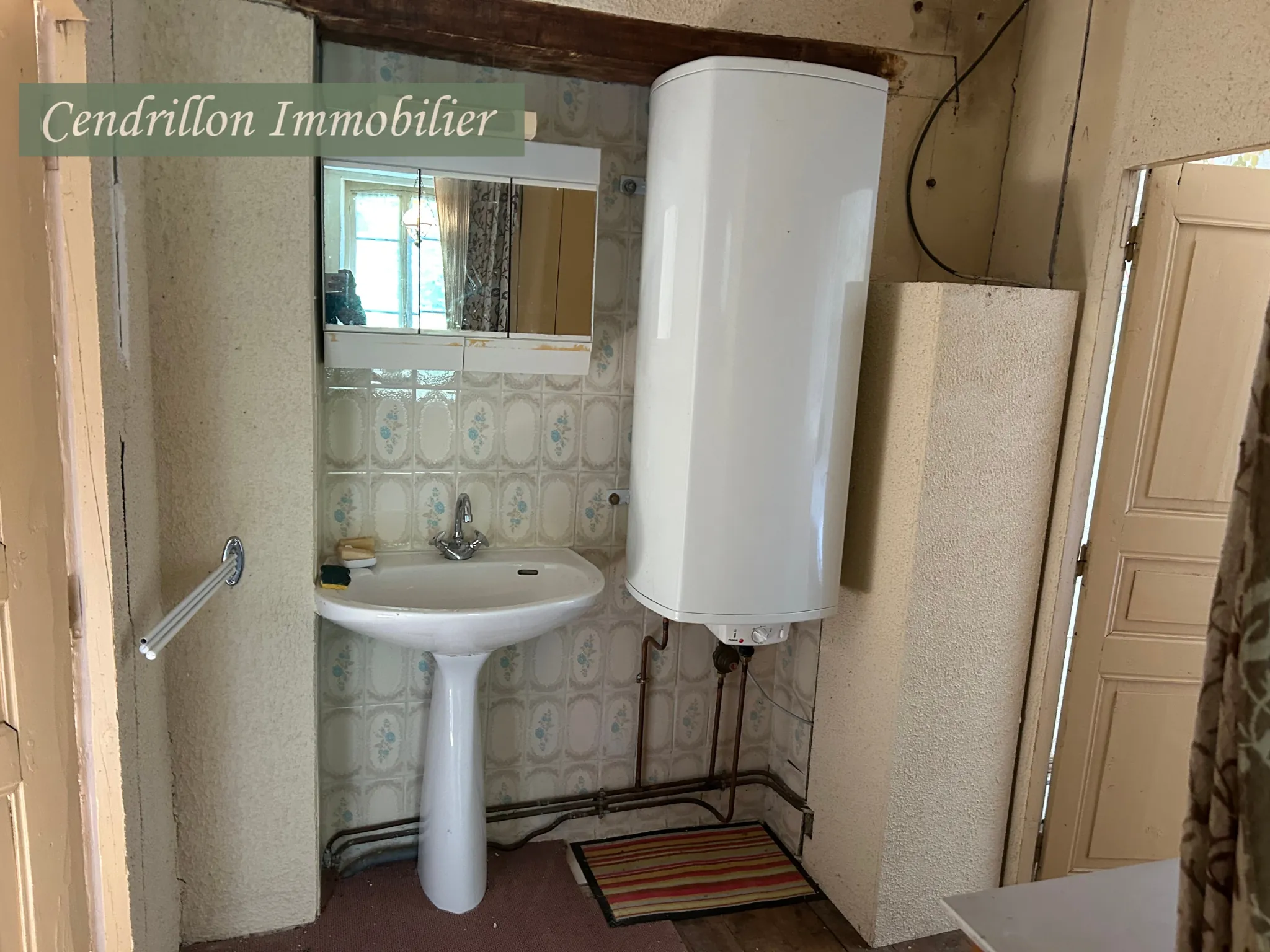 Maison en pierre de 110 m² avec 5 chambres, grange et dépendances à Chatelus le Marcheix 