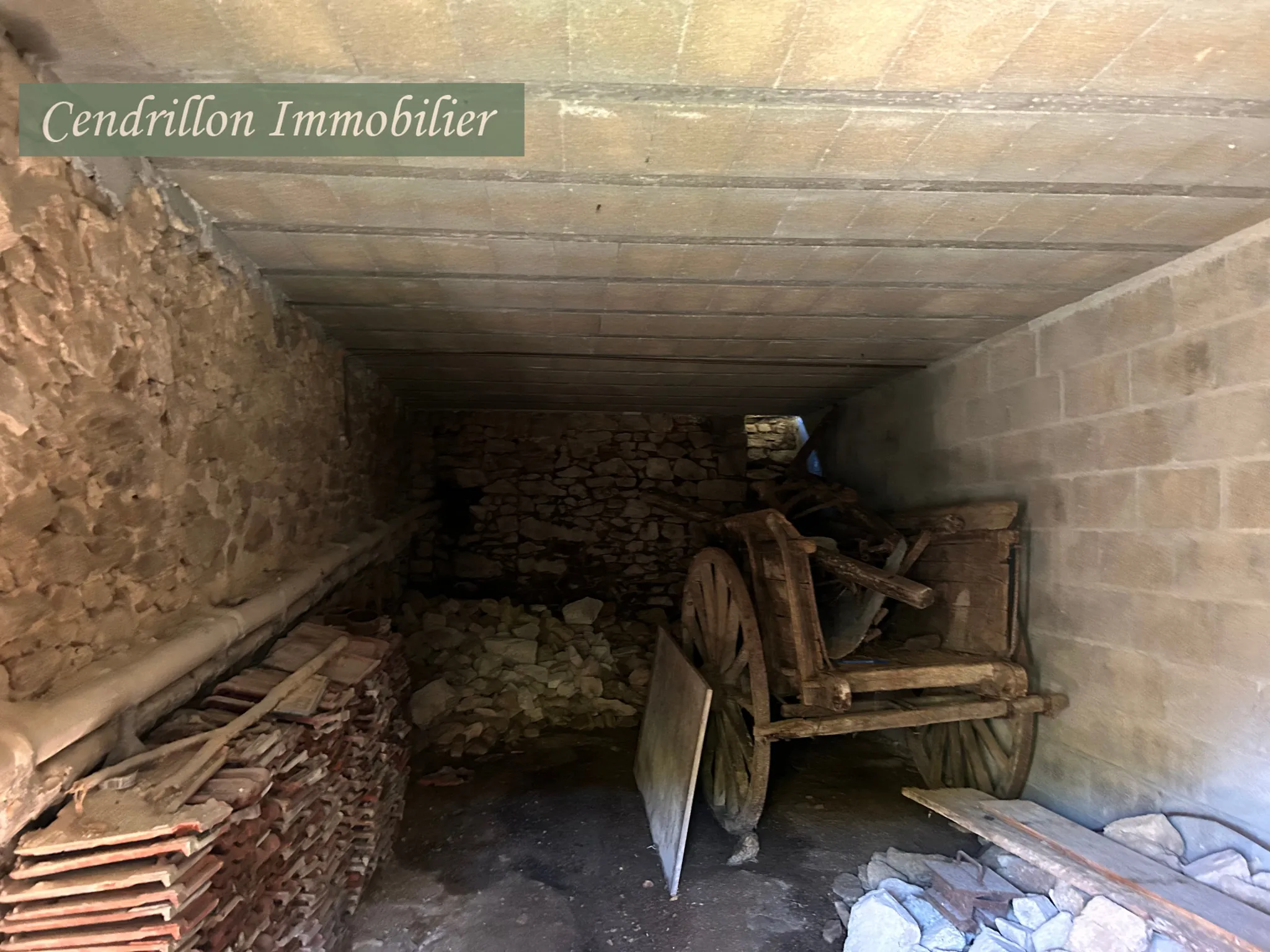 Maison en pierre de 110 m² avec 5 chambres, grange et dépendances à Chatelus le Marcheix 