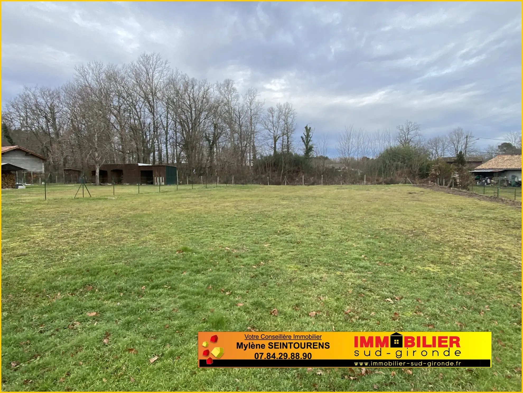 Terrain à bâtir à Roaillan de plus de 1000 m² près de la piste cyclable