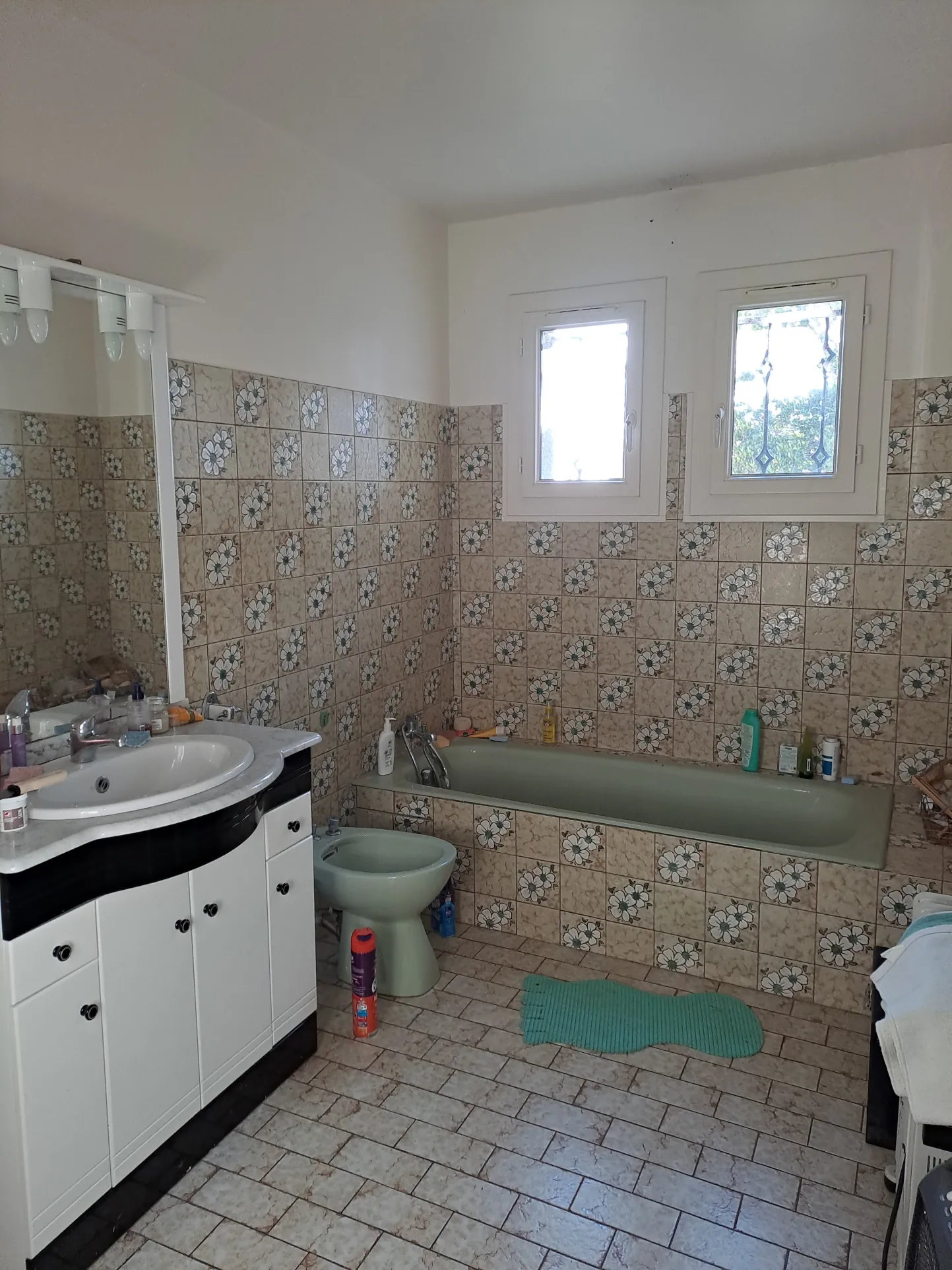 Villa 8 chambres de plain-pied à Pujols, calme et proche du village 