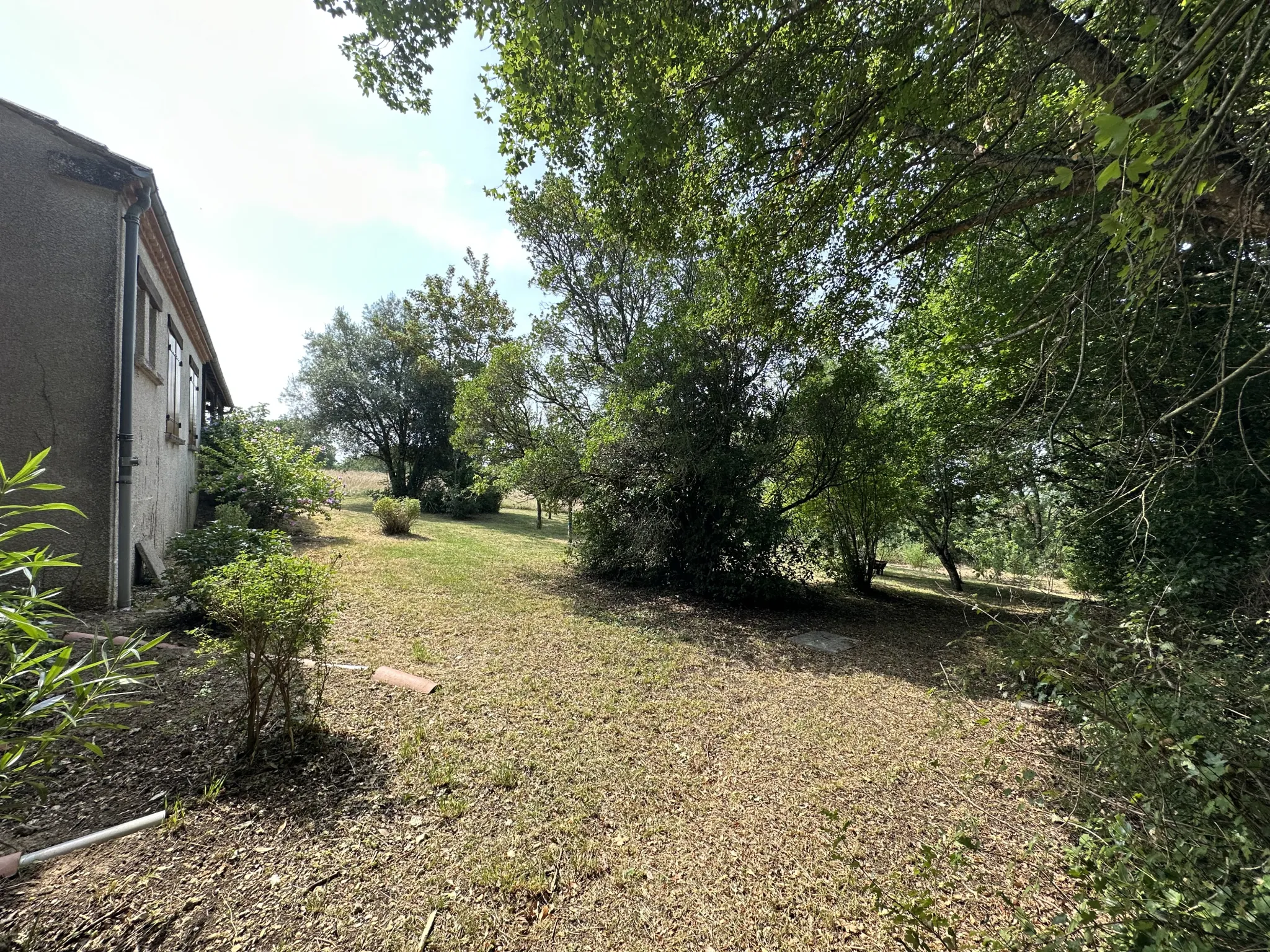 Villa 8 chambres de plain-pied à Pujols, calme et proche du village 