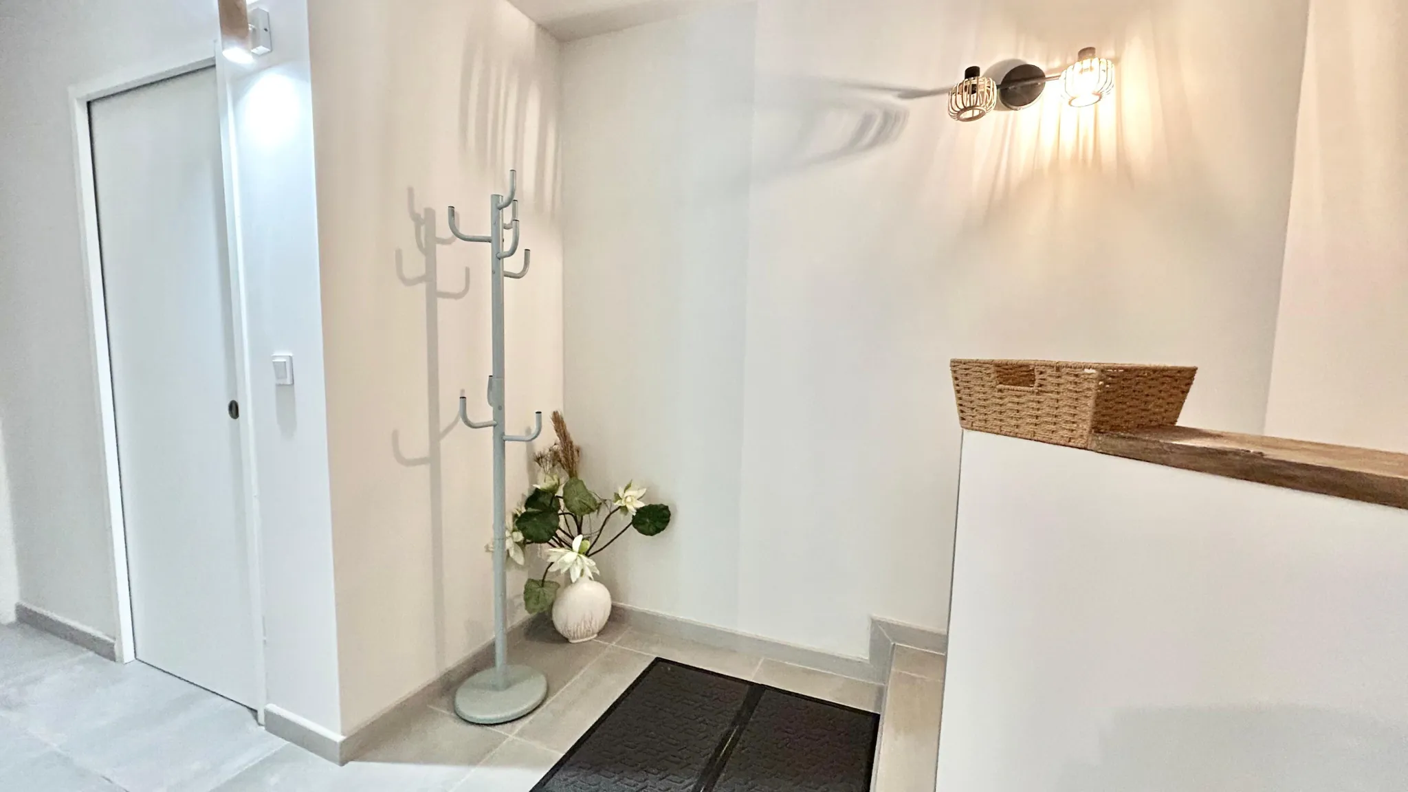 Belle villa de plain-pied avec piscine et vue à Puilaurens 