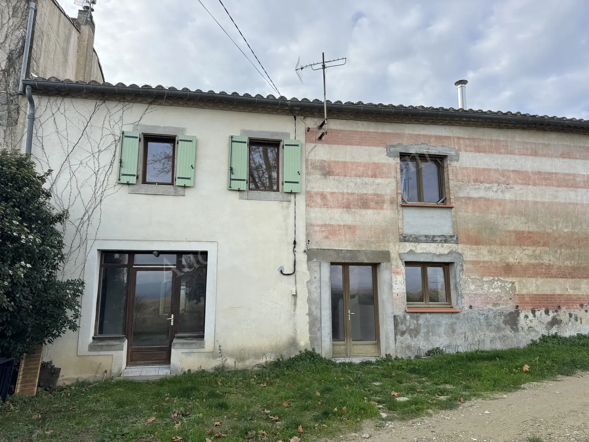 Maison 168 m² avec jardin et 5,3 ha de terres à Carcassonne