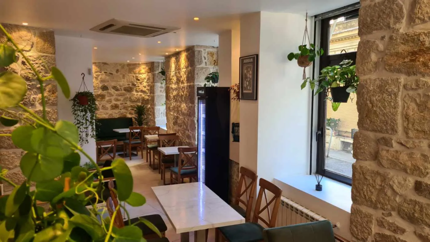 Fonds de commerce restaurant rénové au Carré d'Or à Nice 