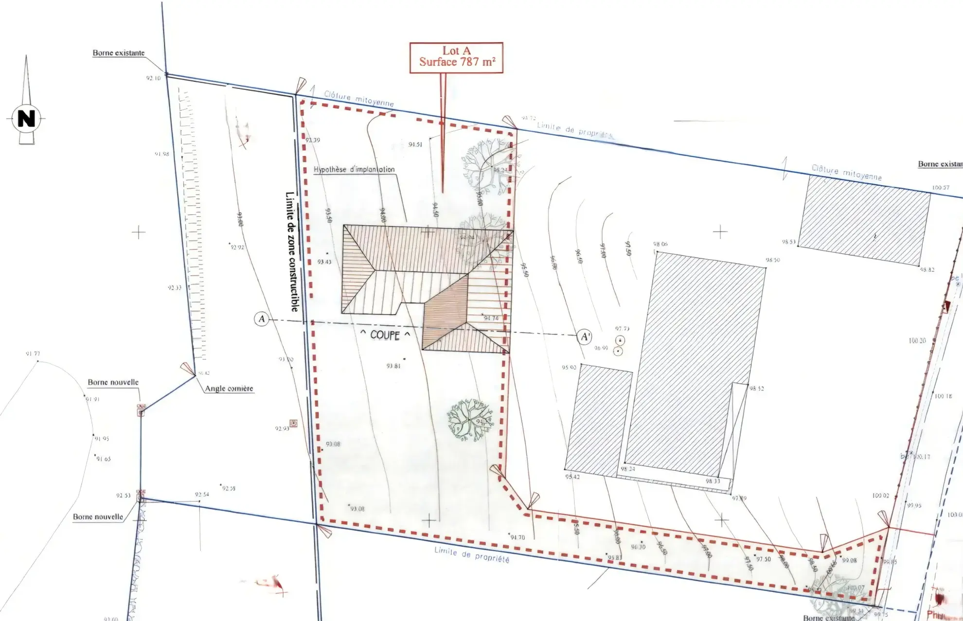Terrain constructible à Saint-Julien-de-Coppel avec cadre bucolique - 1325 m² à vendre