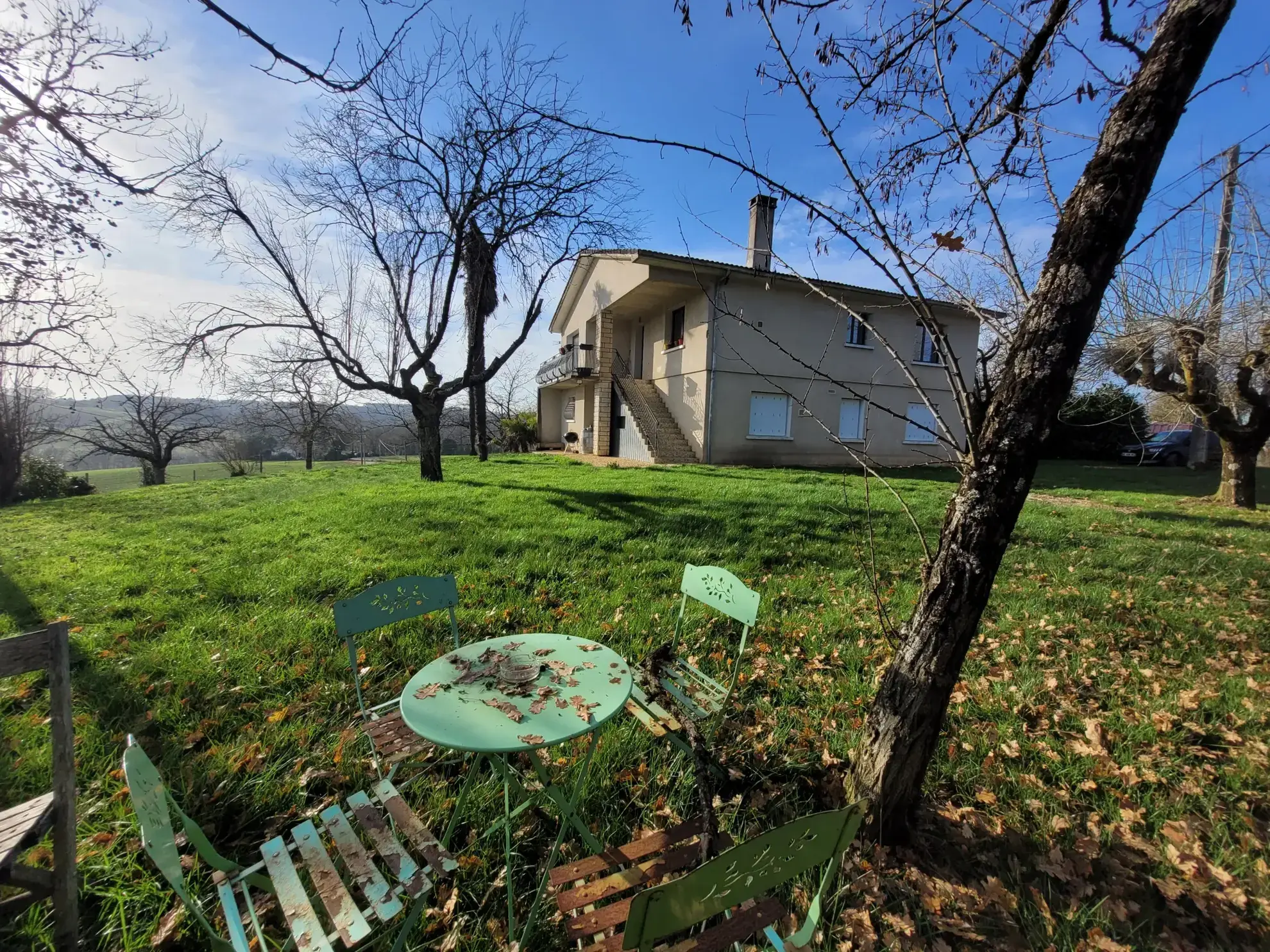 Maison rénovée avec vue panoramique à Escassefort, proche de Marmande