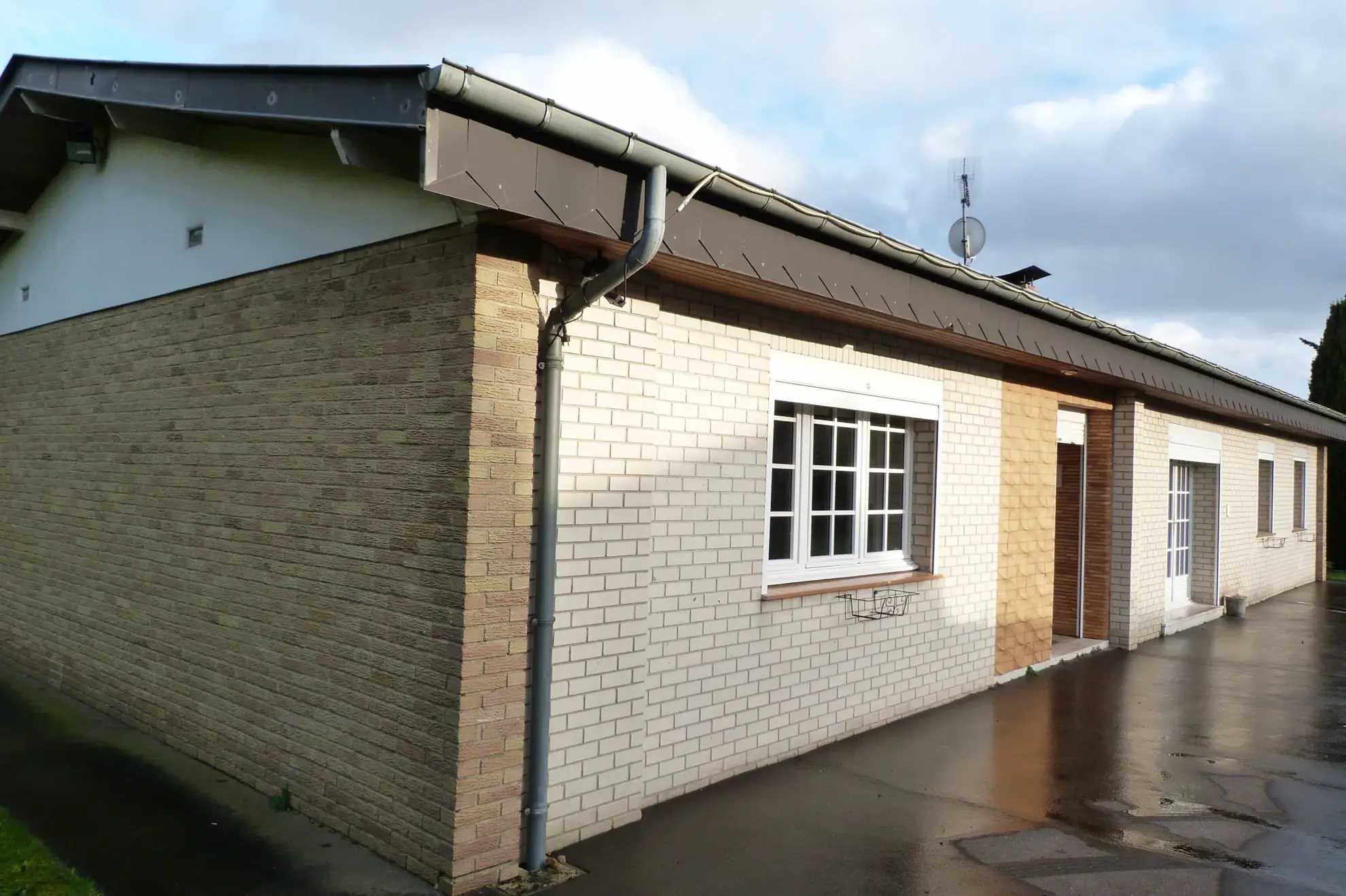 Maison indépendante de 155 m2 avec véranda, dépendance et terrain clos en Seine-Maritime