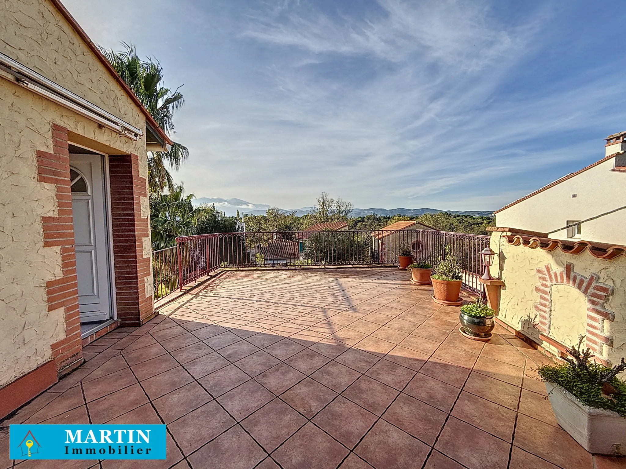 Maison rénovée avec jardin et garage à Maureillas Las Illas 