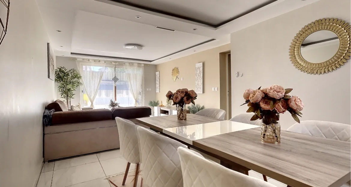 Magnifique maison familiale rénovée de 156 m² avec piscine à Avignon