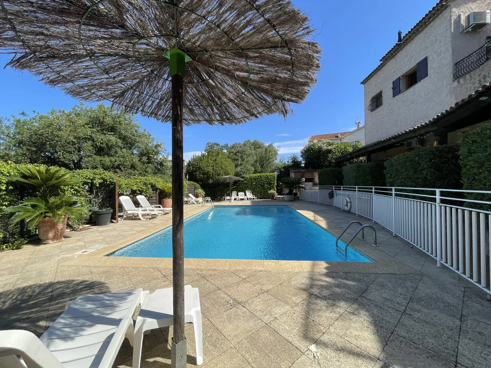 Appartement T1 20m² à Saint Aygulf avec piscine et terrasse 