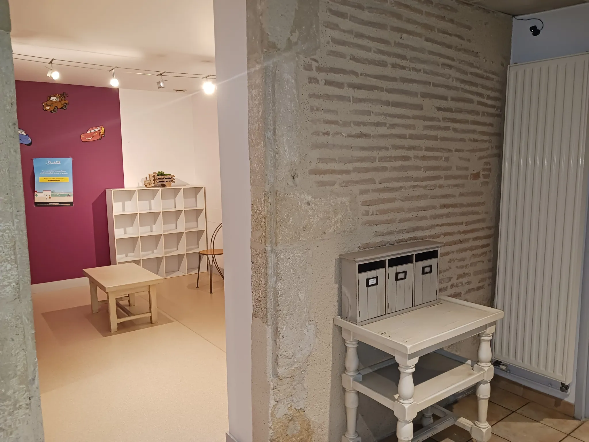 Local professionnel de 98 m² à Langon avec parkings et jardin 