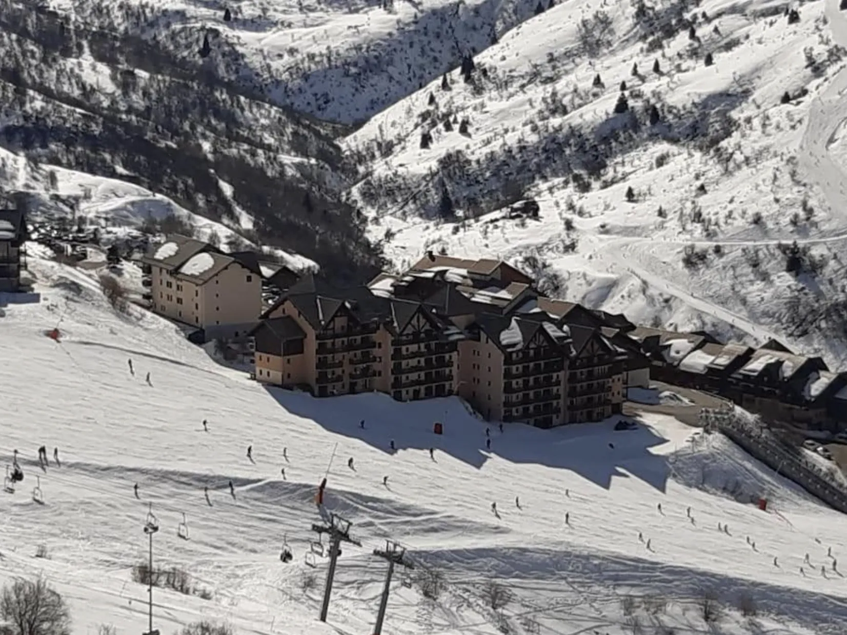 Investissement locatif en bail commercial avec appartement 2 pièces à Valmeinier 