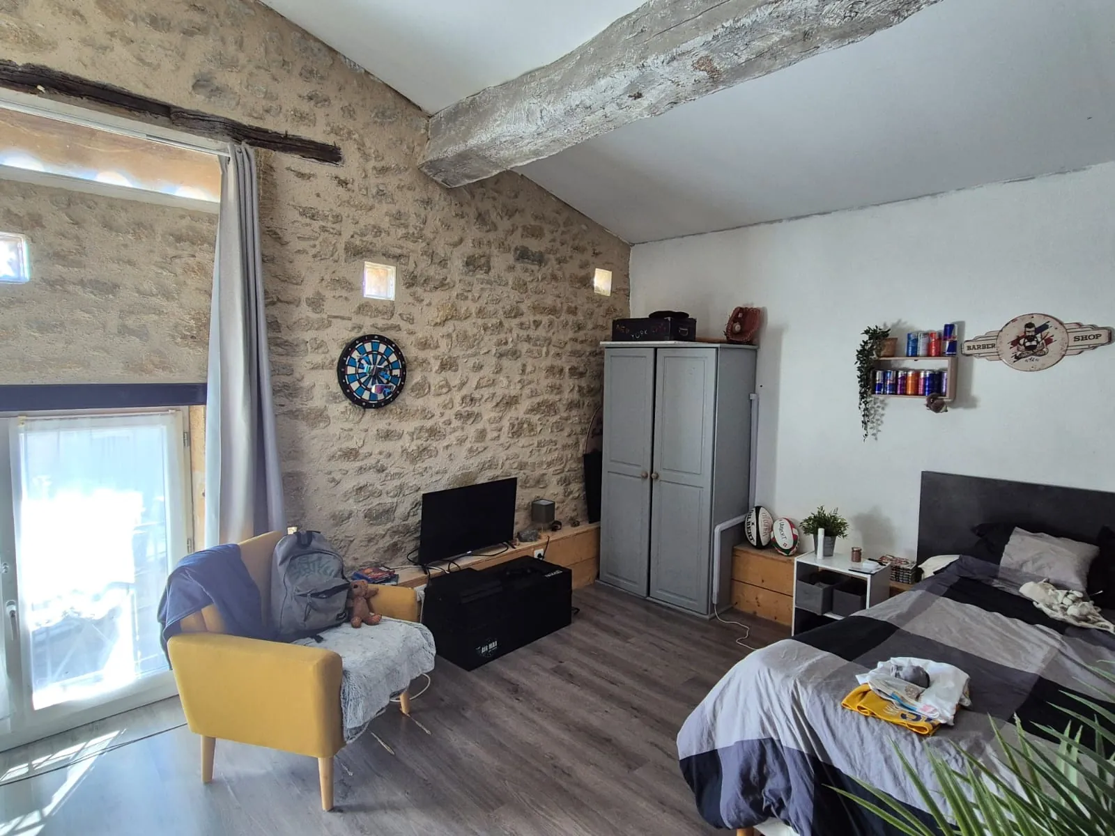Charmante maison en pierre de 159 m² avec terrasse à Dieulivol 
