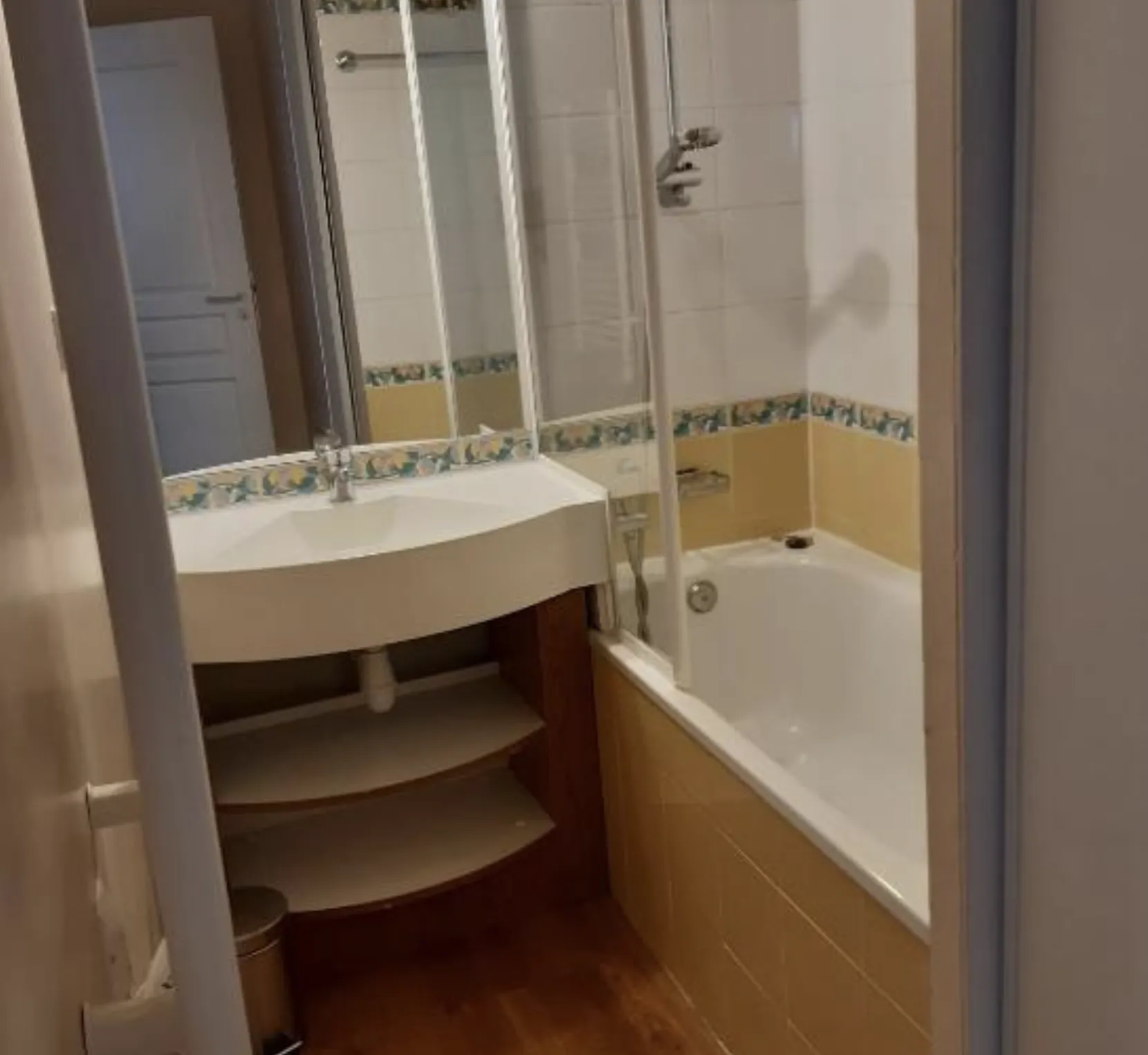 Investissement locatif en bail commercial avec appartement 2 pièces à Valmeinier 