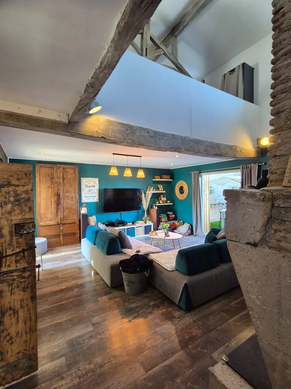 Charmante maison en pierre de 159 m² avec terrasse à Dieulivol 