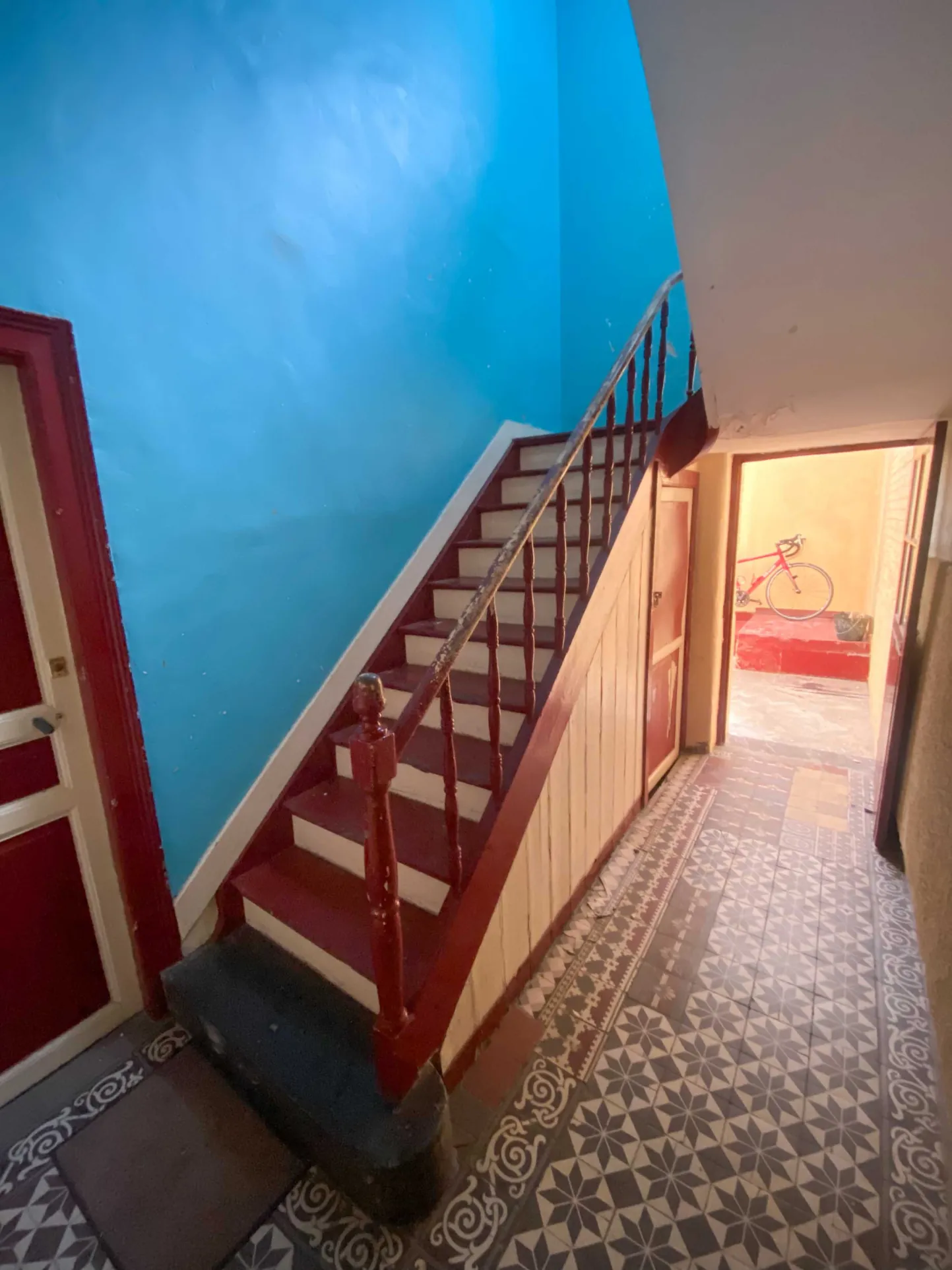 Bel appartement lumineux à Jeumont, idéalement situé avec grande pièce de vie et chambre spacieuse 