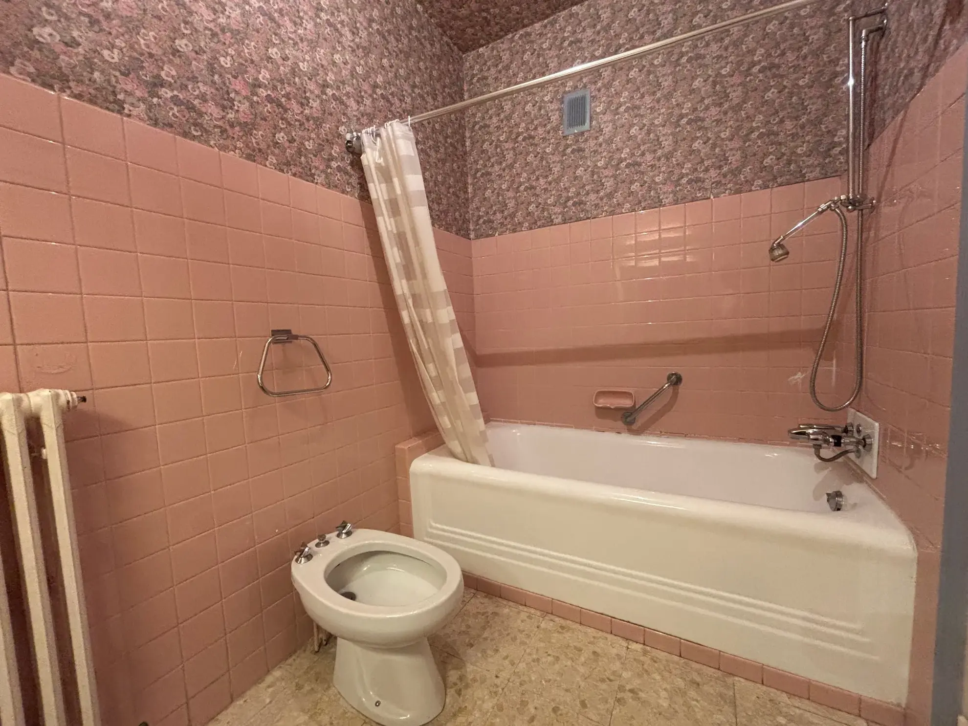 Appartement F5 divisible avec entrée indépendante à Saint-Étienne - Quartier Armeville 