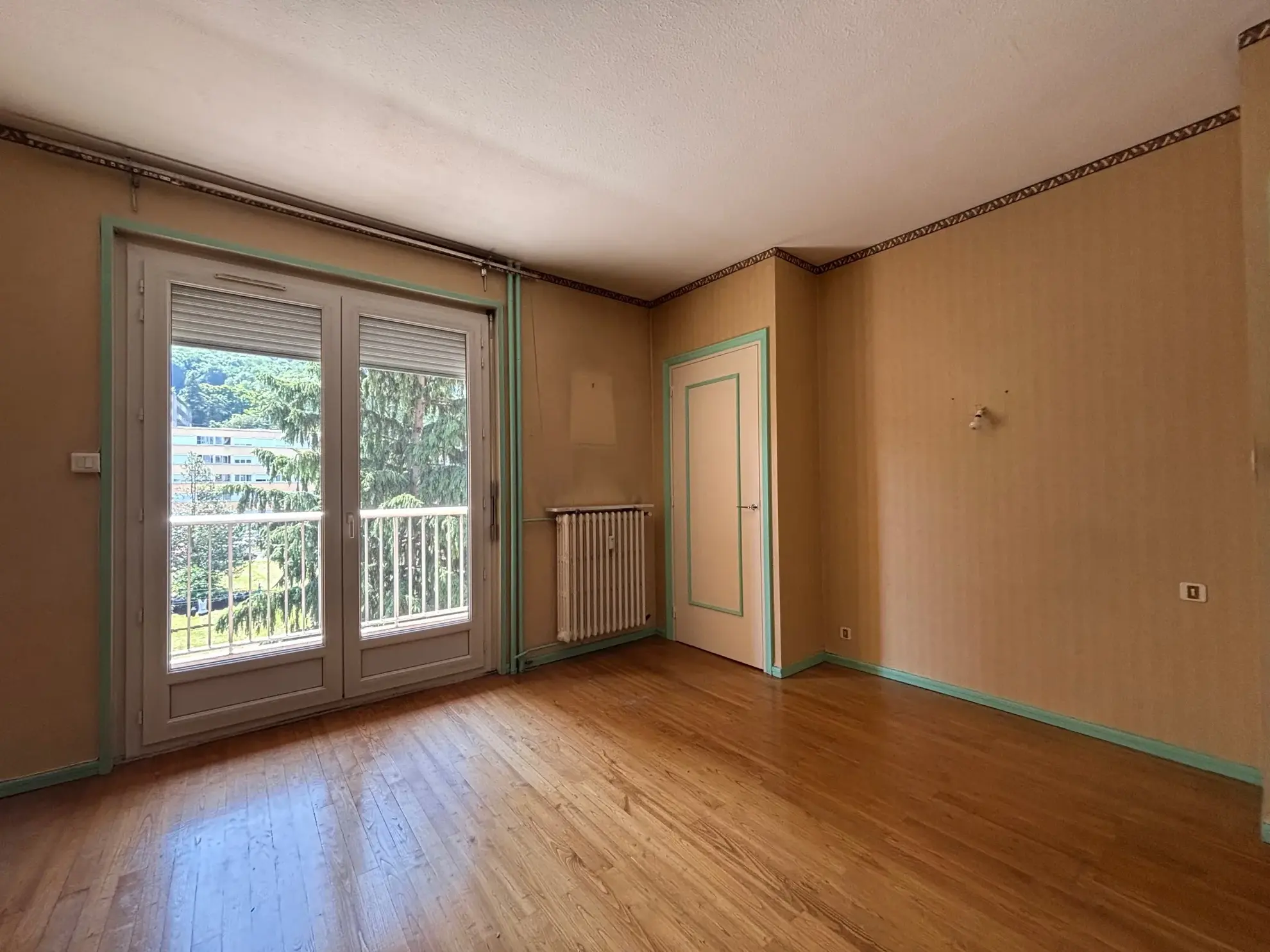 Appartement F5 divisible avec entrée indépendante à Saint-Étienne - Quartier Armeville 