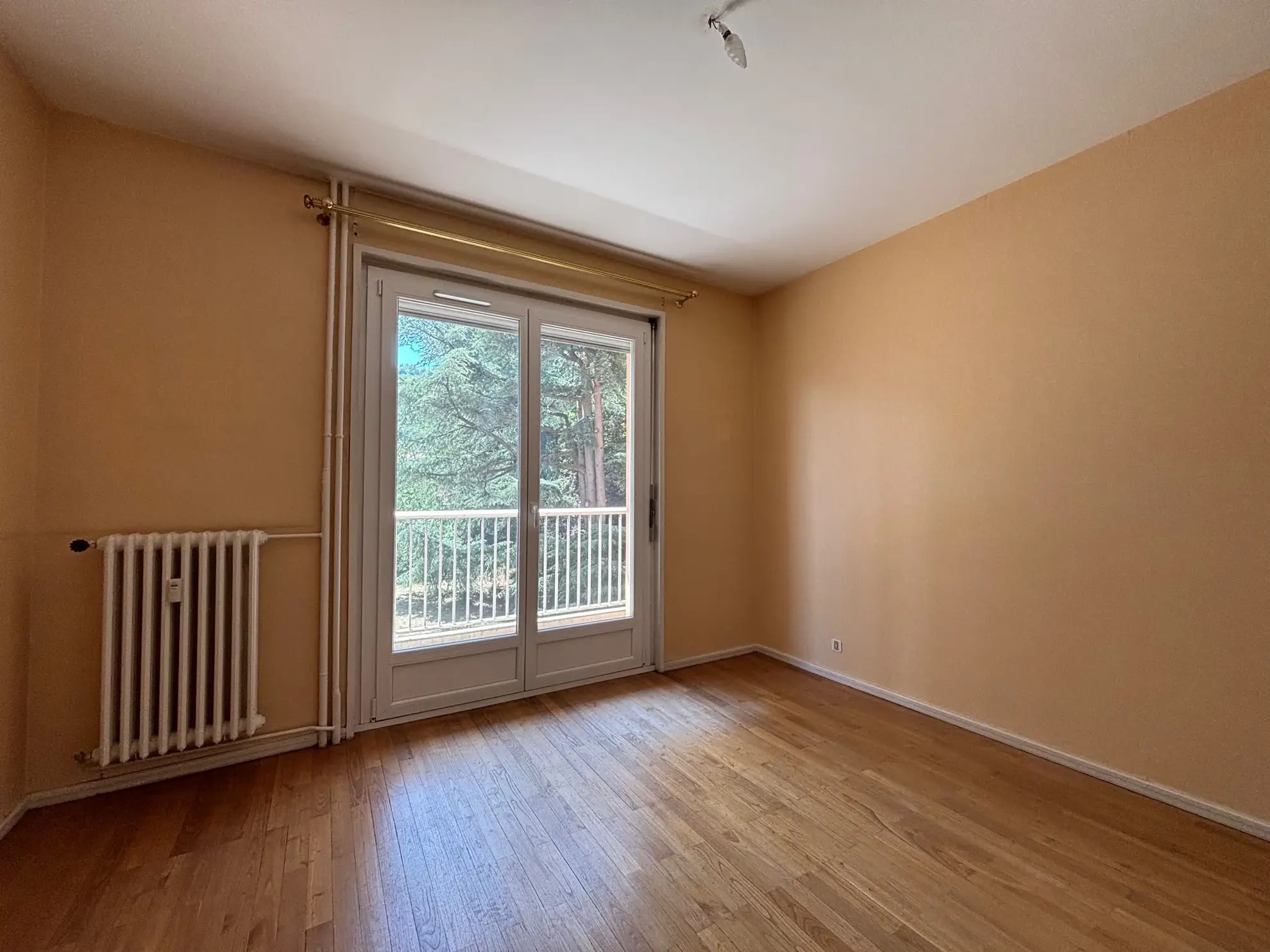 Appartement F5 divisible avec entrée indépendante à Saint-Étienne - Quartier Armeville 