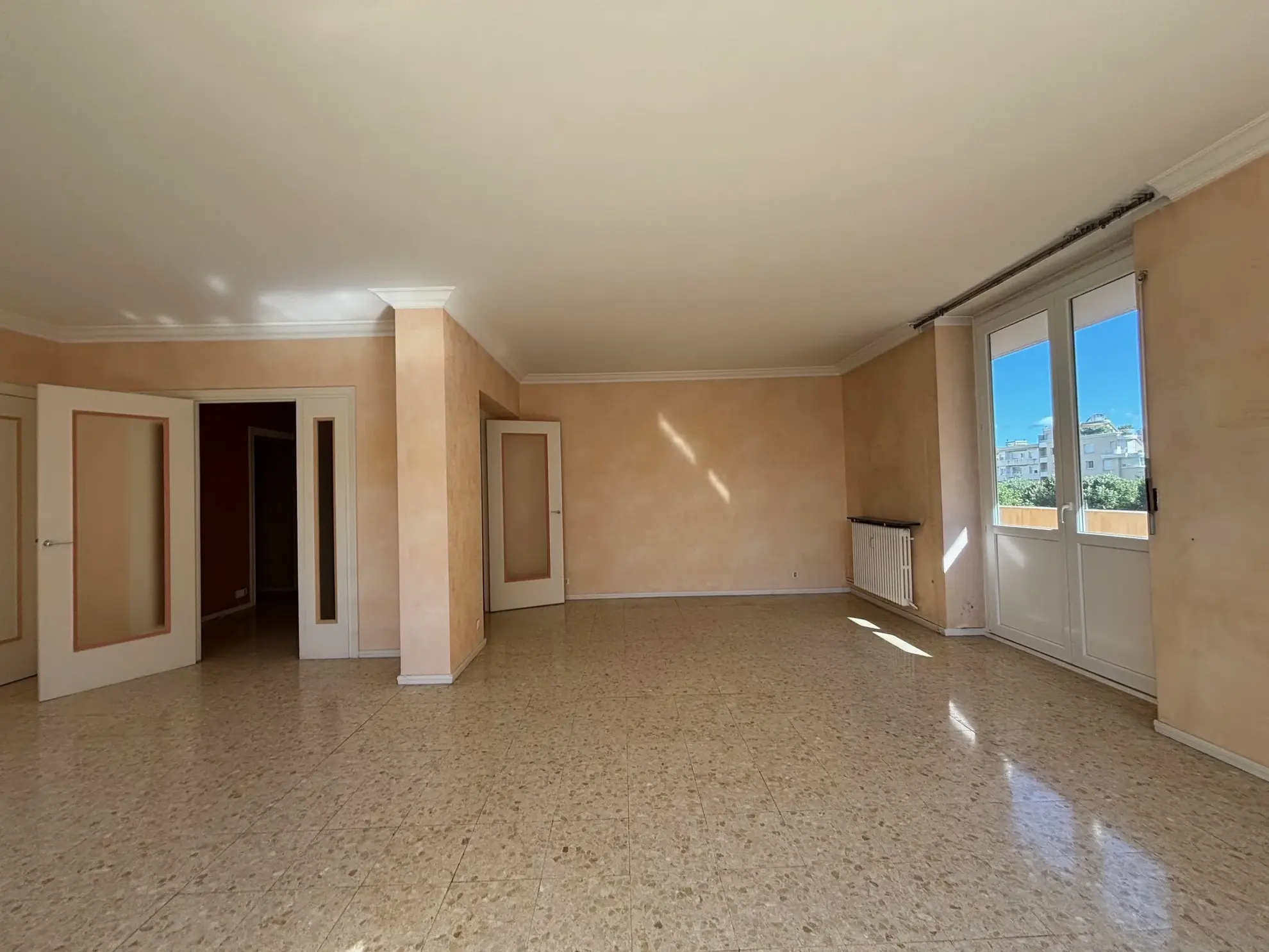 Appartement F5 divisible avec entrée indépendante à Saint-Étienne - Quartier Armeville 