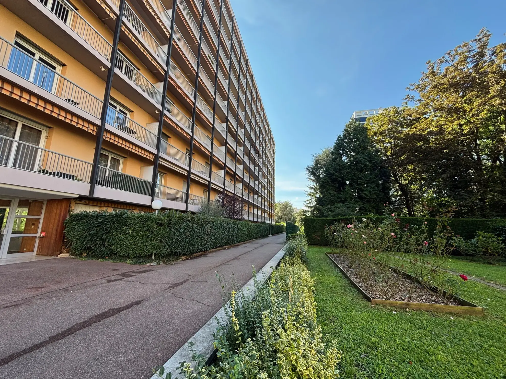 Appartement F5 divisible avec entrée indépendante à Saint-Étienne - Quartier Armeville 