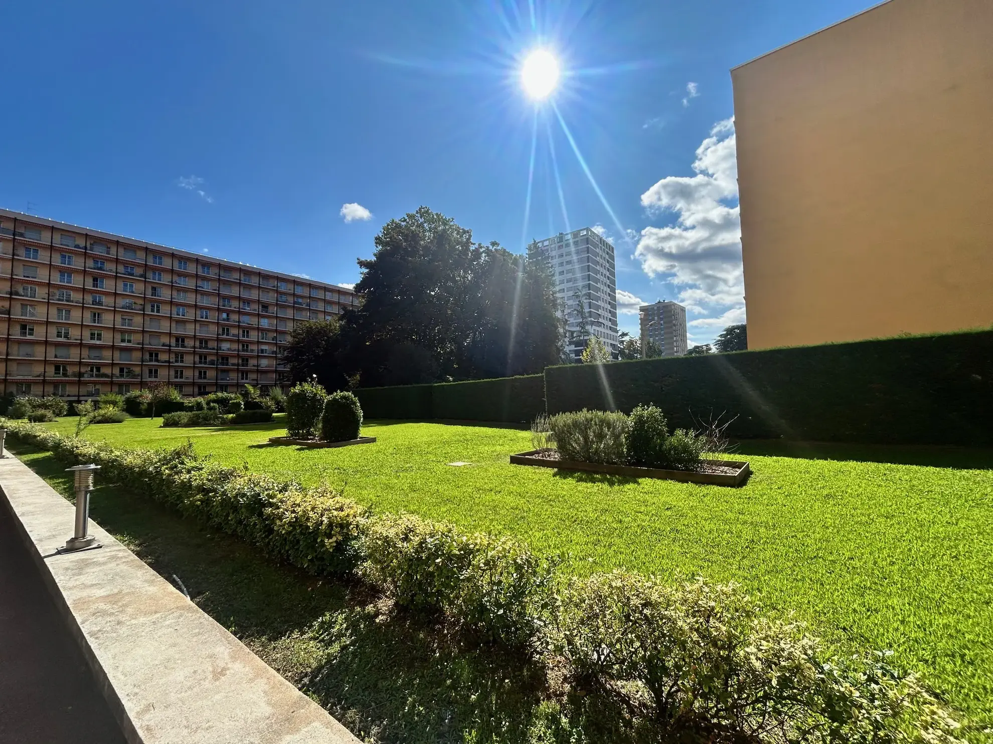 Appartement F5 divisible avec entrée indépendante à Saint-Étienne - Quartier Armeville 