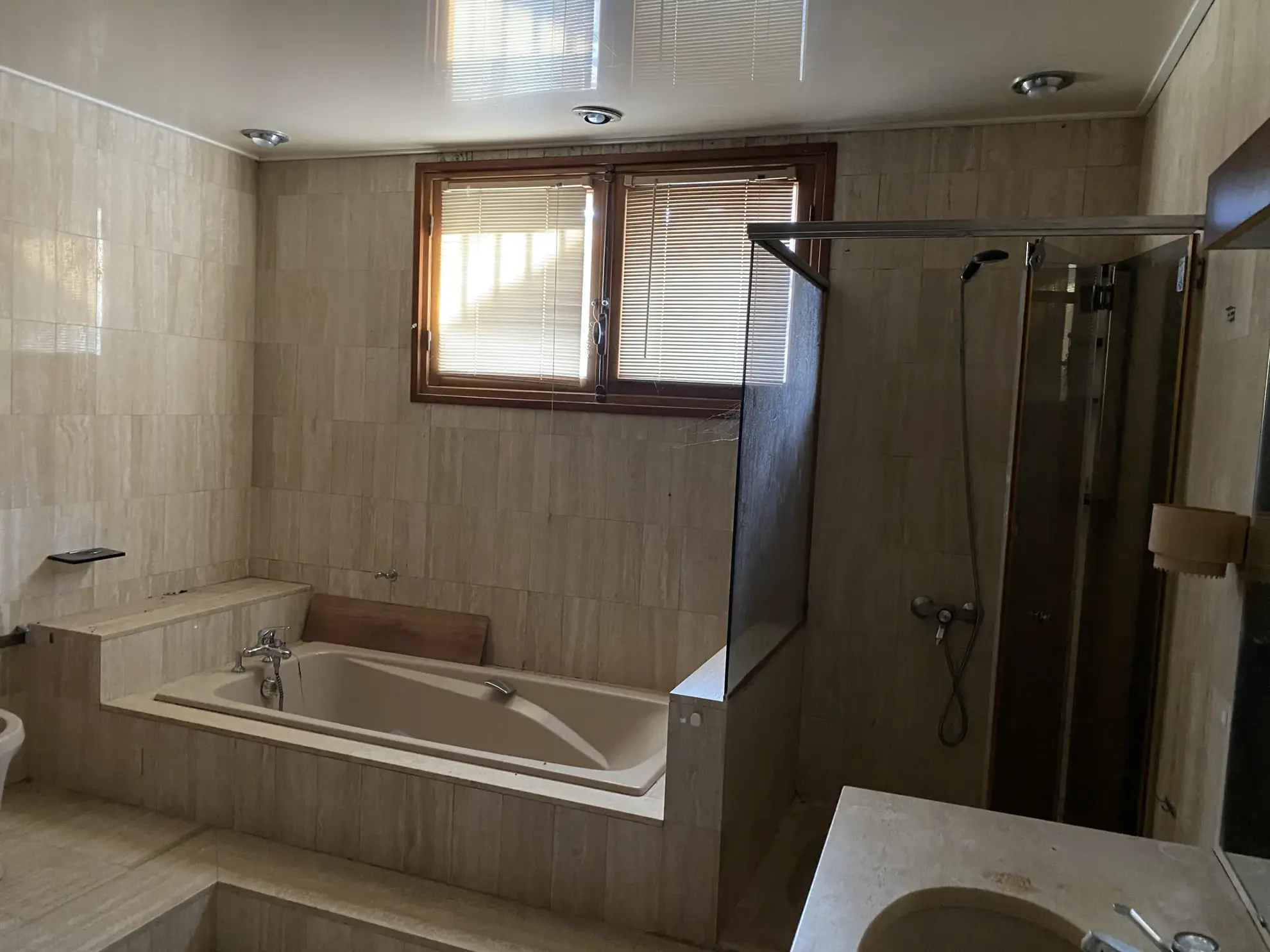 Immeuble à La Réole avec potentiel de plusieurs logements à rénover 