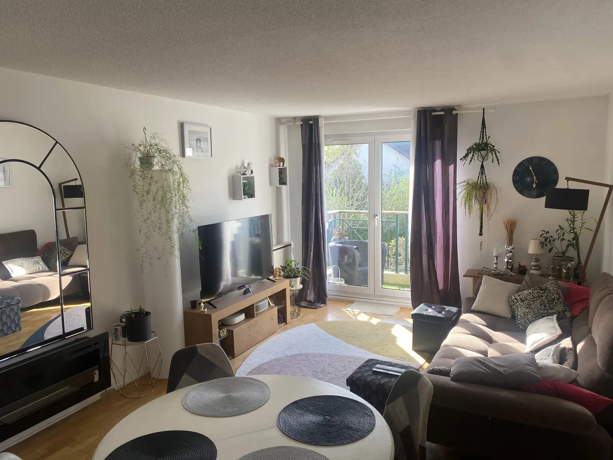 Appartement lumineux 2 chambres avec balcon et box à Taverny près de Vaucelles 