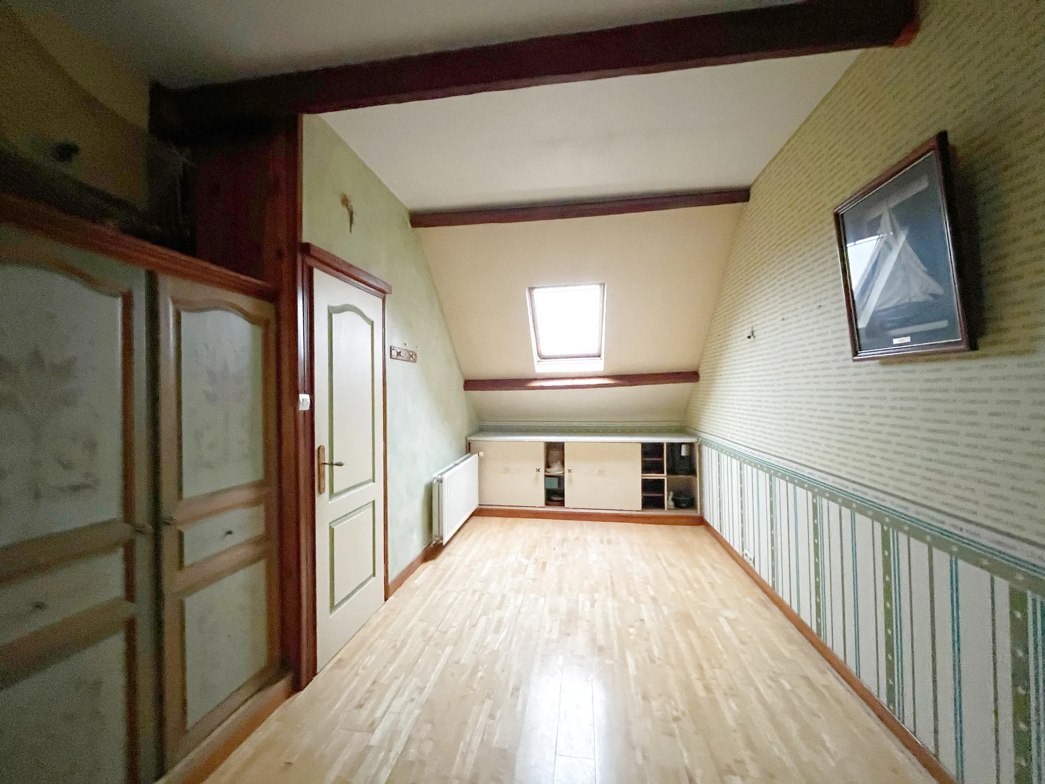 Grande maison de ville à Billy Montigny avec jardin, garage et plusieurs chambres 