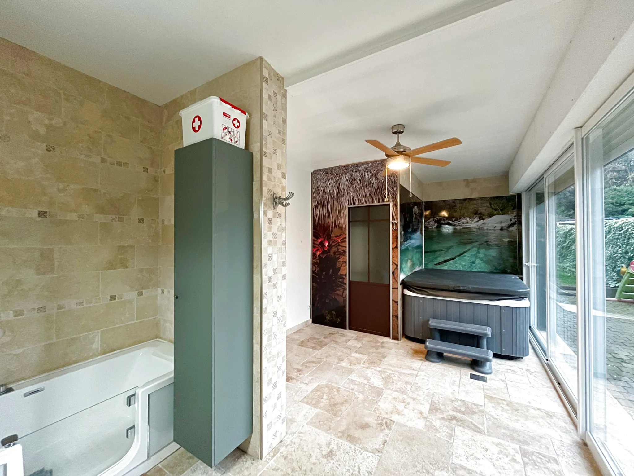 Grande maison de ville à Billy Montigny avec jardin, garage et plusieurs chambres 