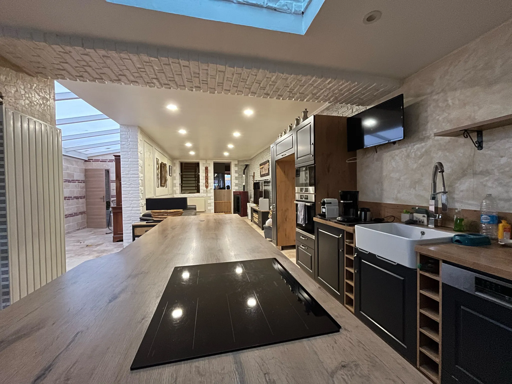 Grande maison de ville à Billy Montigny avec jardin, garage et plusieurs chambres 