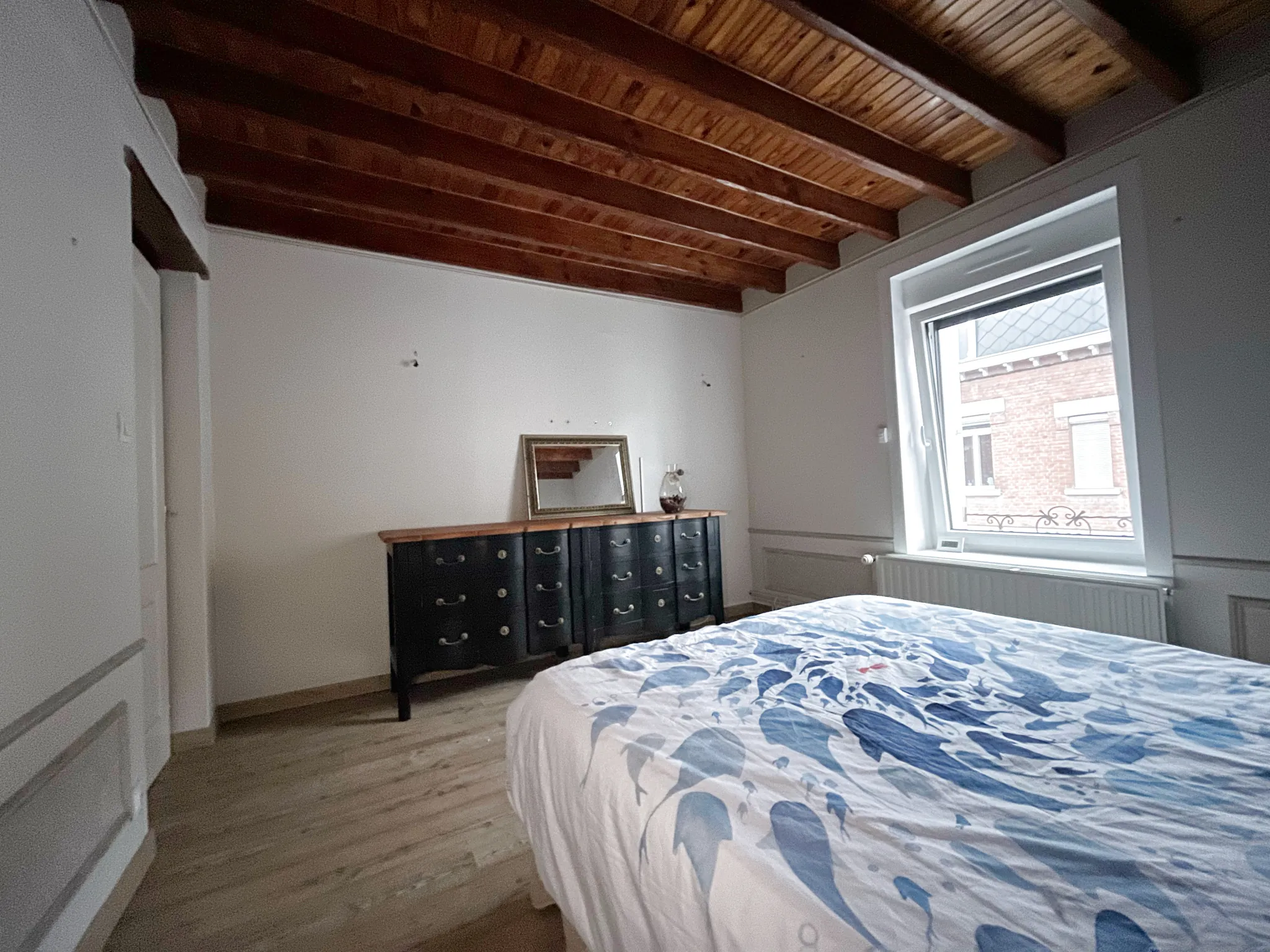 Grande maison de ville à Billy Montigny avec jardin, garage et plusieurs chambres 