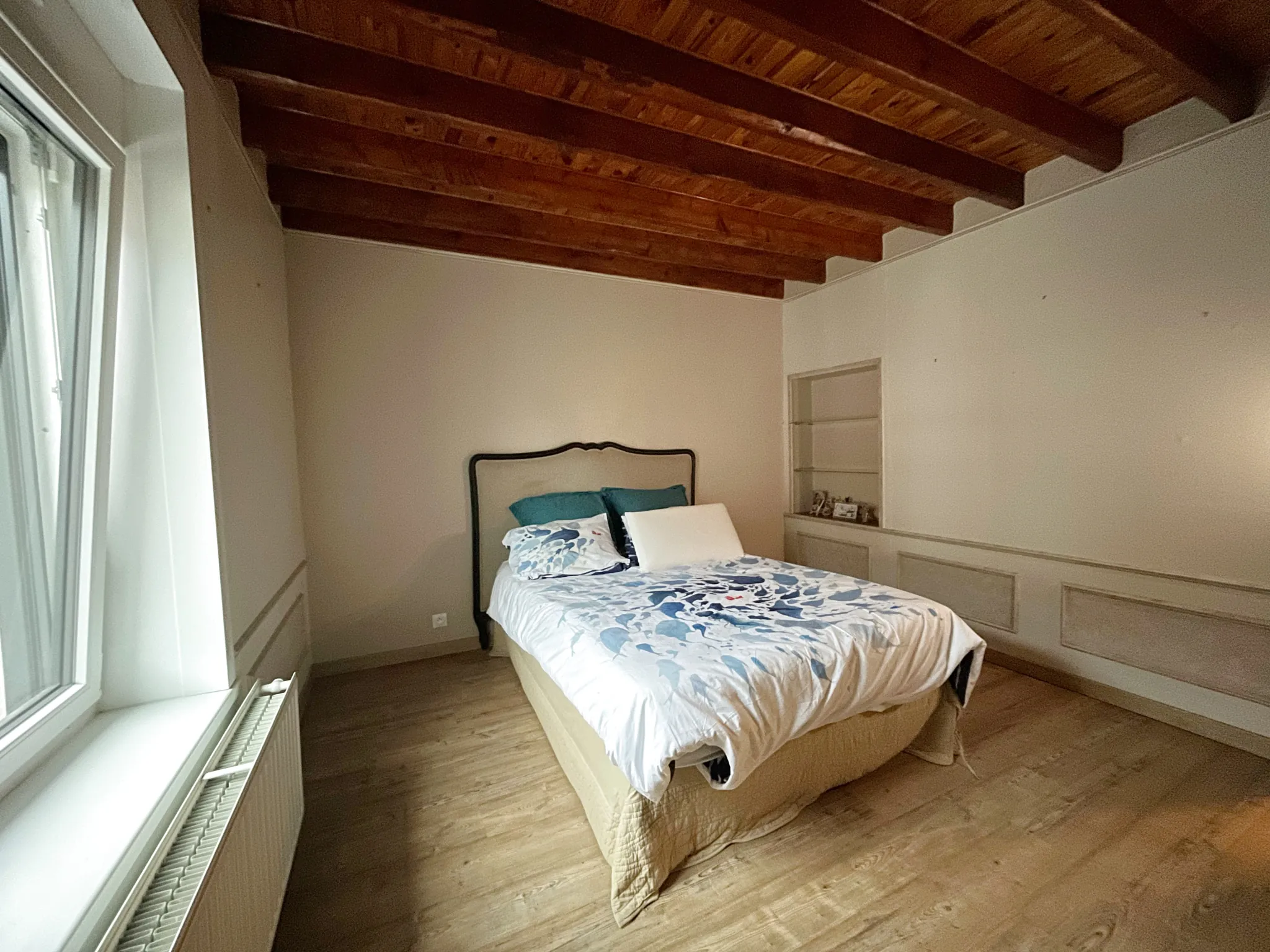 Grande maison de ville à Billy Montigny avec jardin, garage et plusieurs chambres 