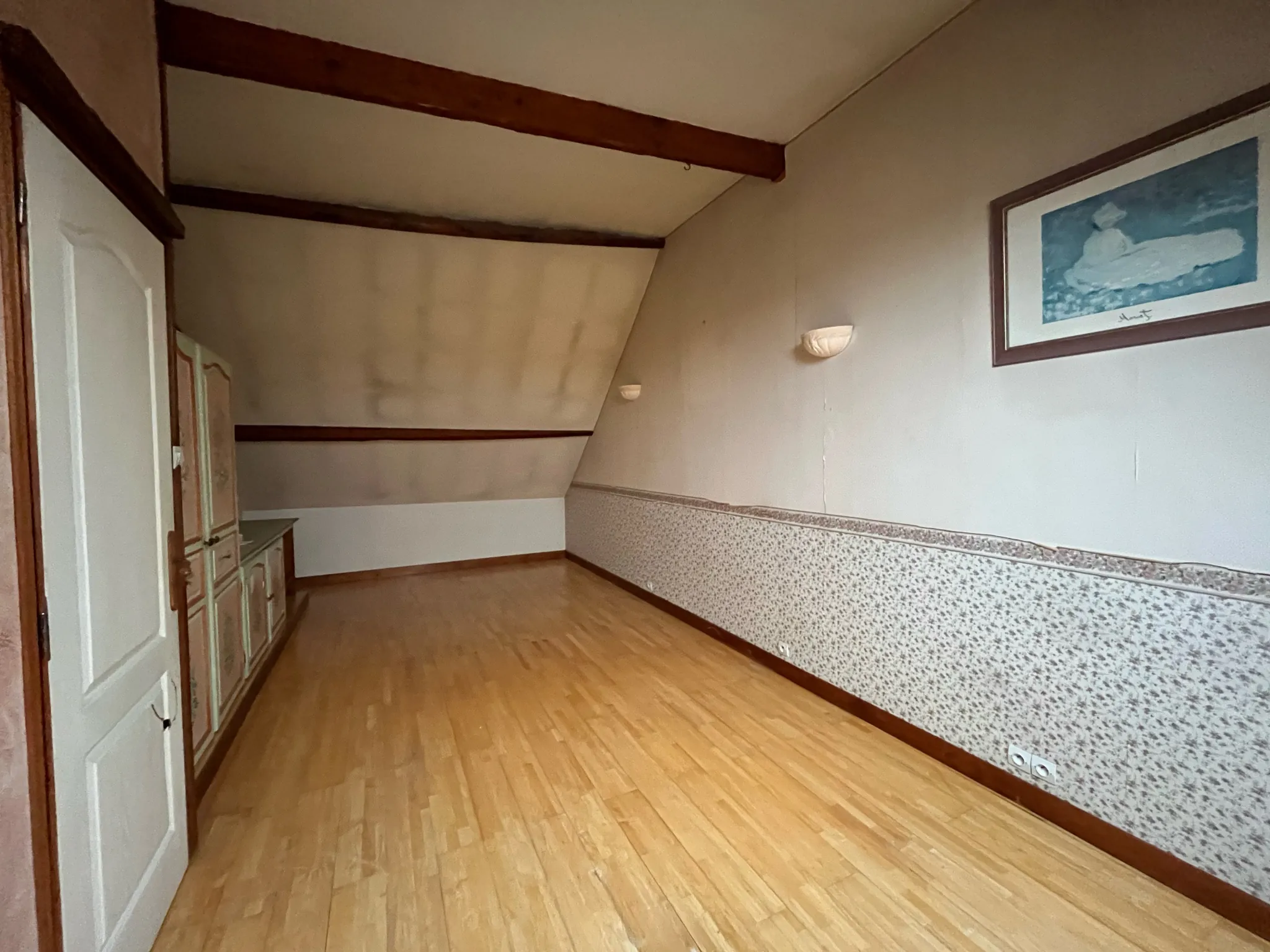 Grande maison de ville à Billy Montigny avec jardin, garage et plusieurs chambres 