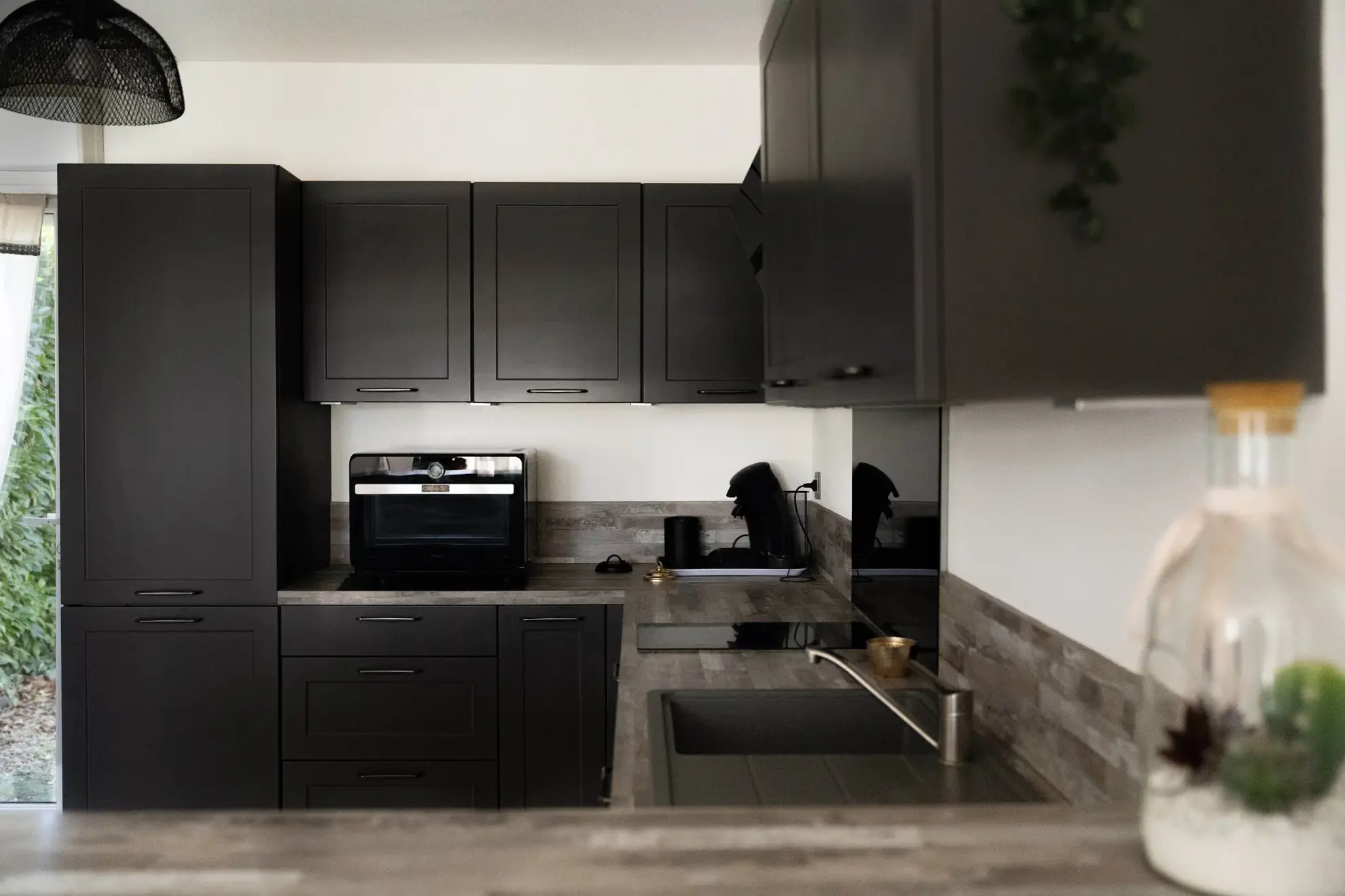 Maison de plain-pied avec piscine, garage et jardin à Trèbes – secteur calme 