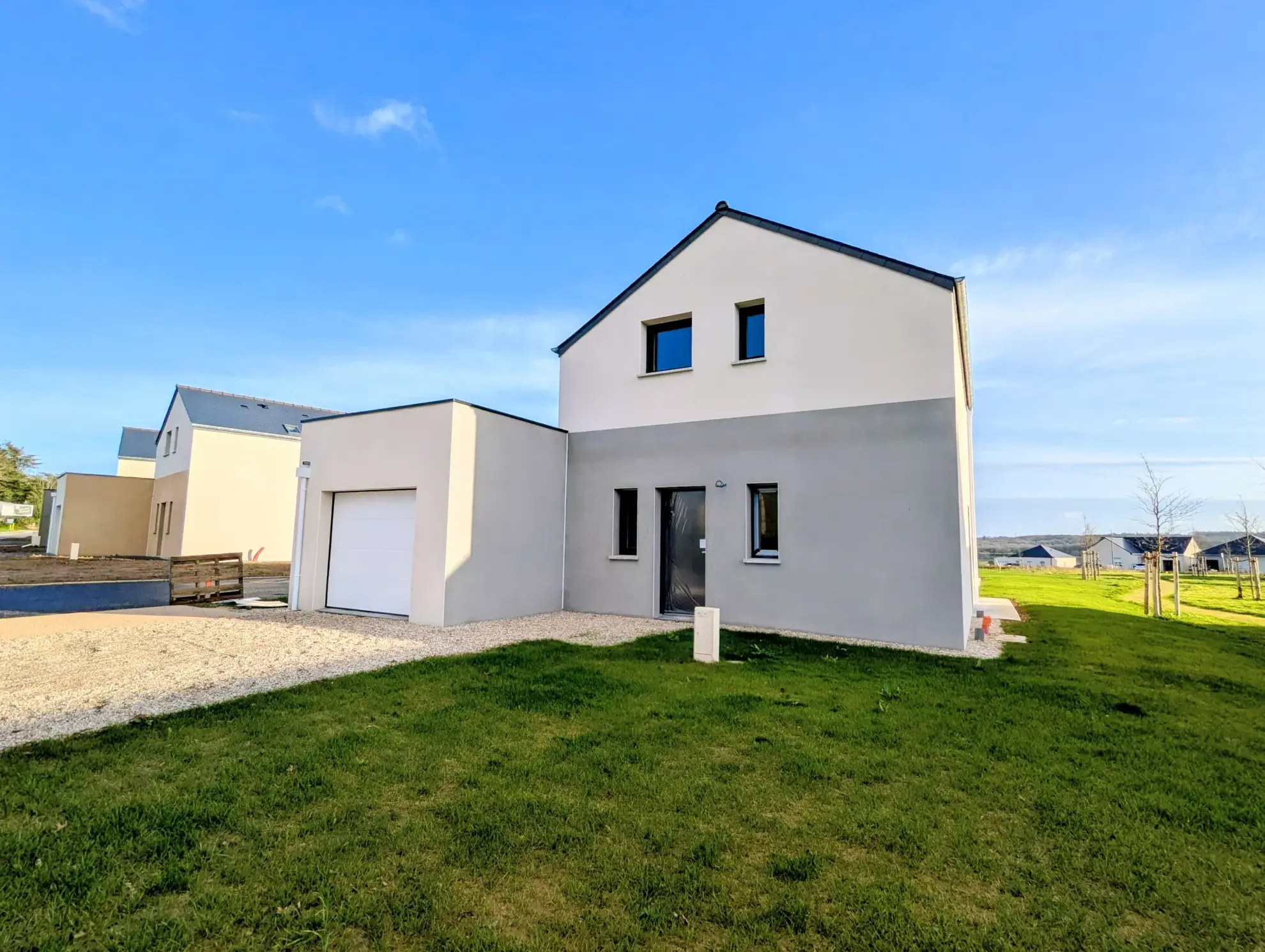 Maison neuve T5 à Beignon avec garage et jardin, proximité écoles et commerces