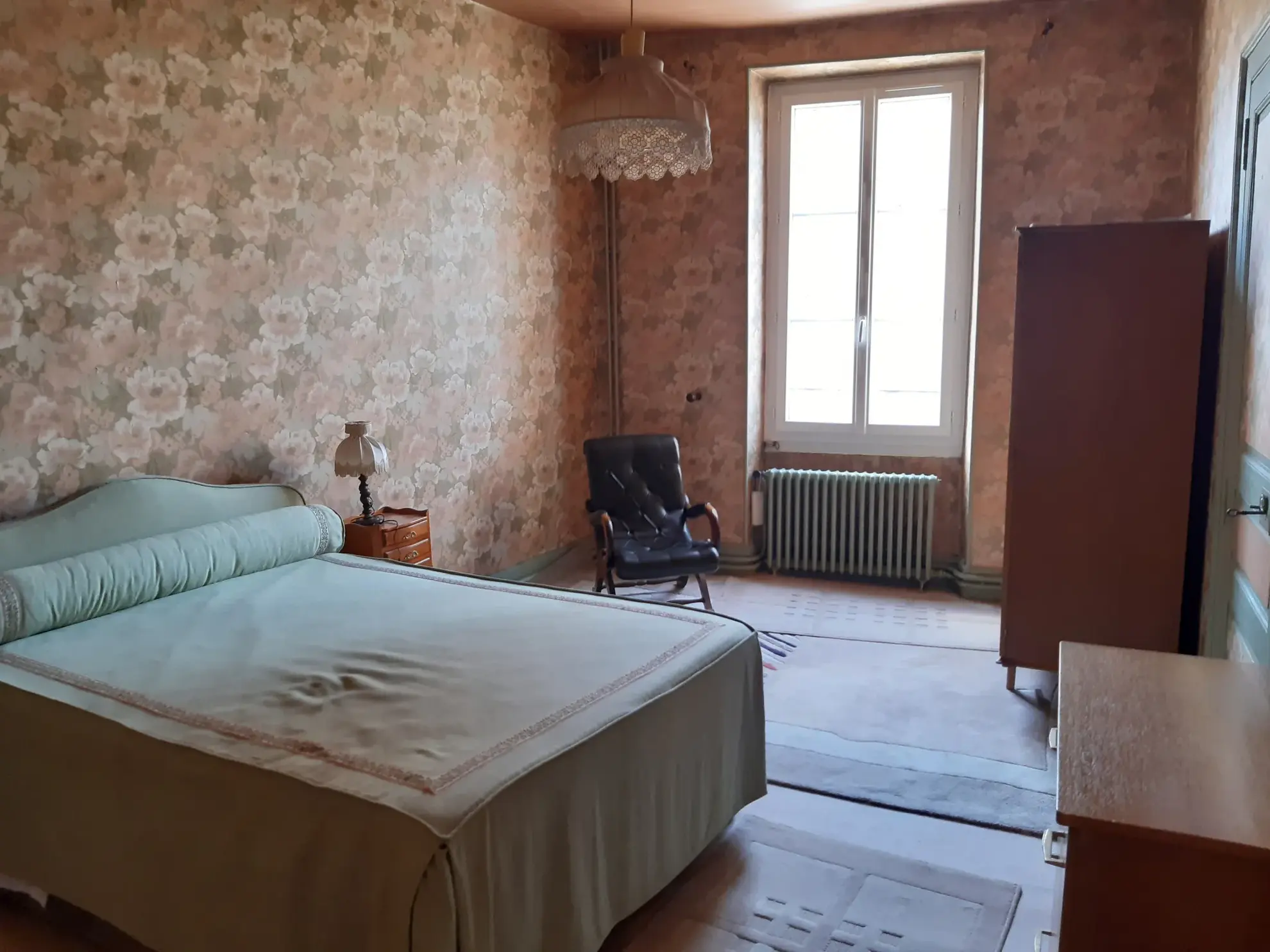 Maison de ville avec cour et cave à Saint-Céré – Opportunité à Saint-Céré 95 m² 