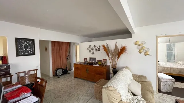 Appartement T4 lumineux avec terrasse et garage au Robert - Opportunité d'investissement 