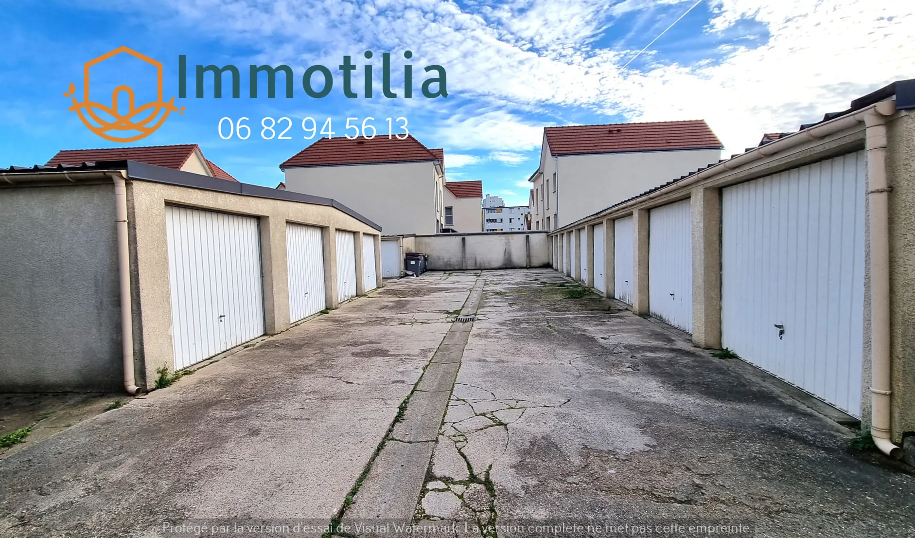 Investissez dans un lot de 20 garages à Montereau-Fault-Yonne, rendement immédiat 