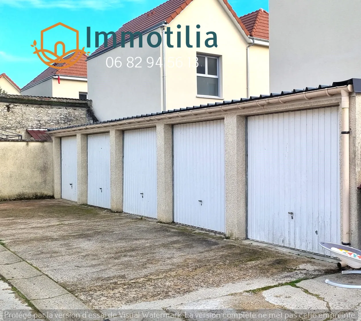 Investissez dans un lot de 20 garages à Montereau-Fault-Yonne, rendement immédiat 